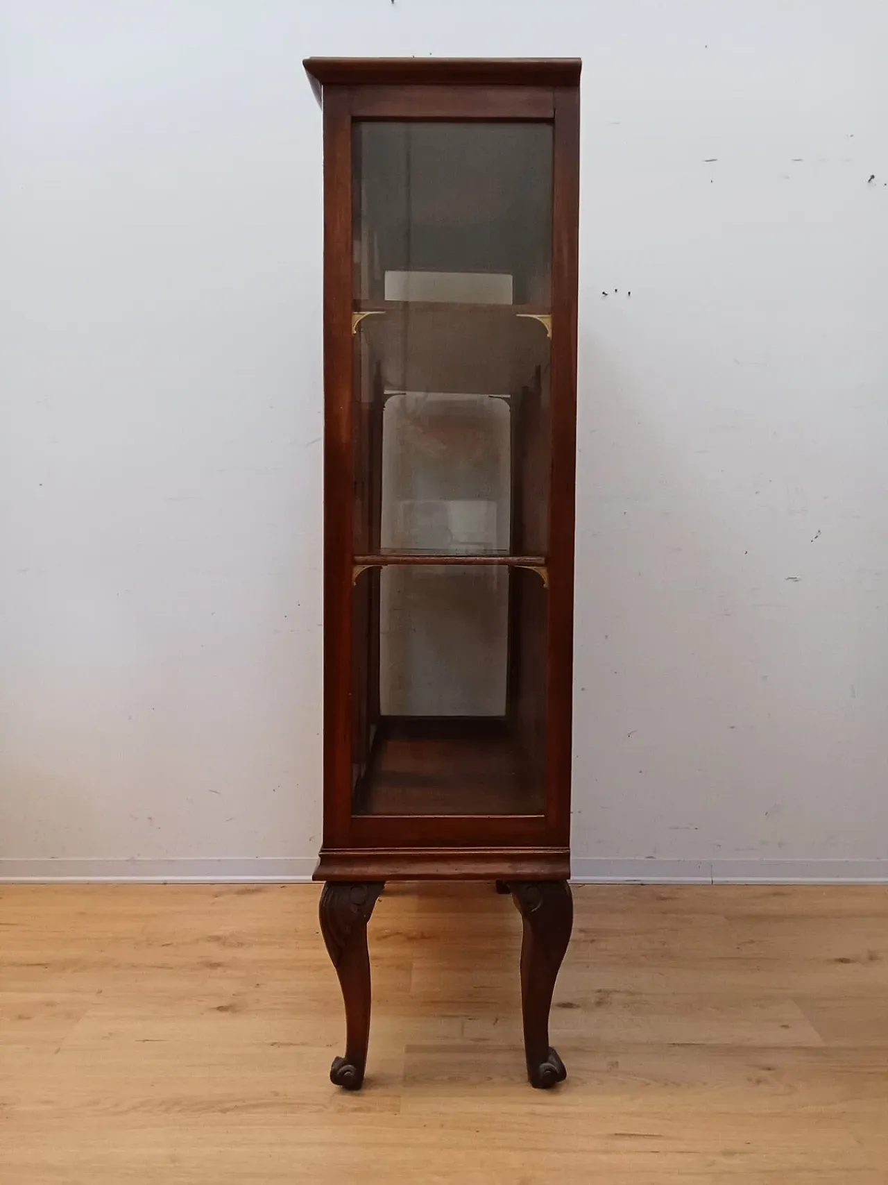 Vetrina in noce con vetri bisellati, primo '900 15