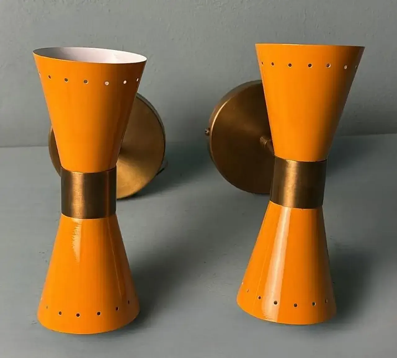 Coppia di appliques in metallo laccato e ottone, anni 2000 1