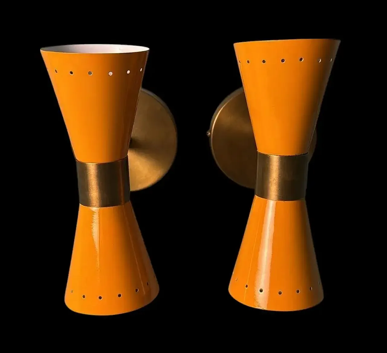 Coppia di appliques in metallo laccato e ottone, anni 2000 3