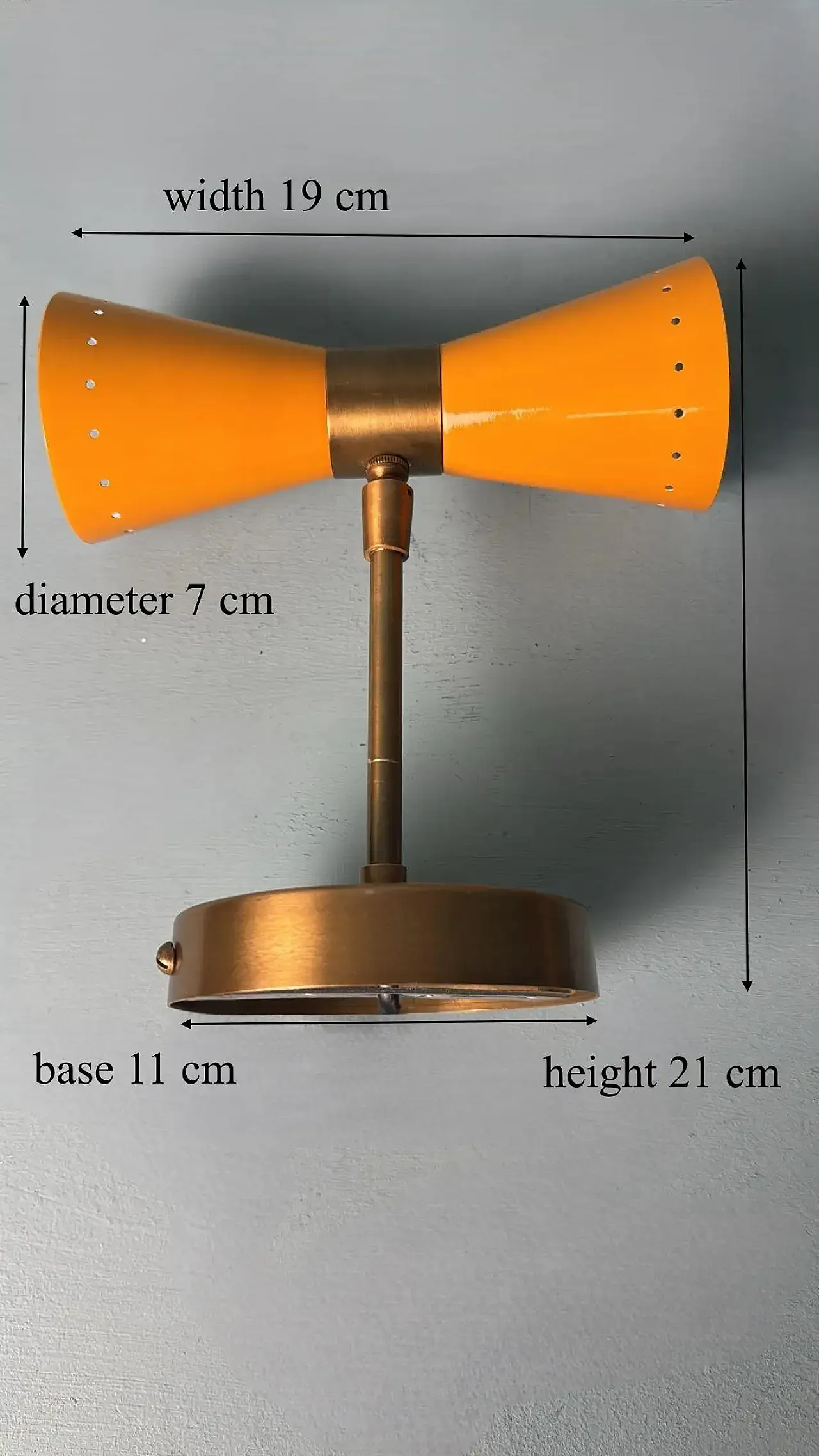 Coppia di appliques in metallo laccato e ottone, anni 2000 19