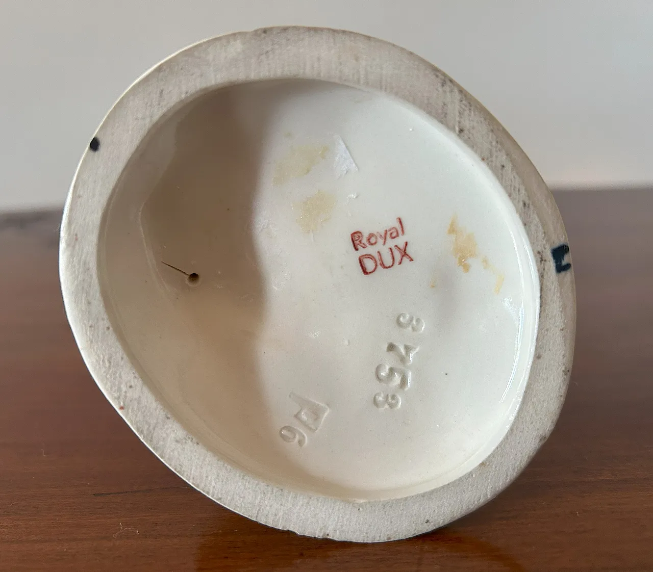 Artisan Statuina Decò depicting female figure by Royal Dux, 30s 15