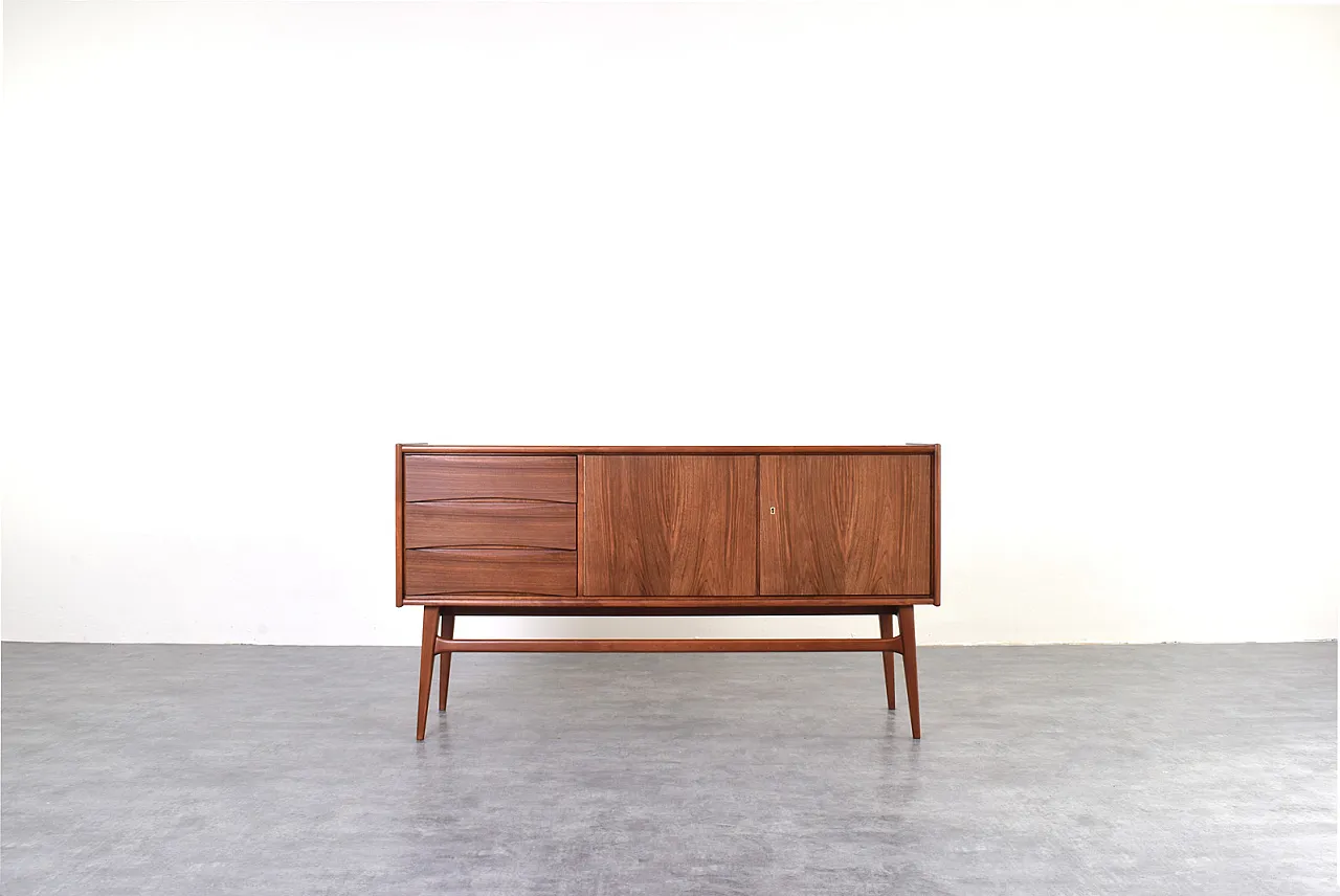 Sideboard in noce polacca, anni '60 1