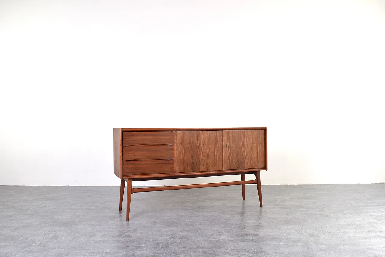 Sideboard in noce polacca, anni '60 3