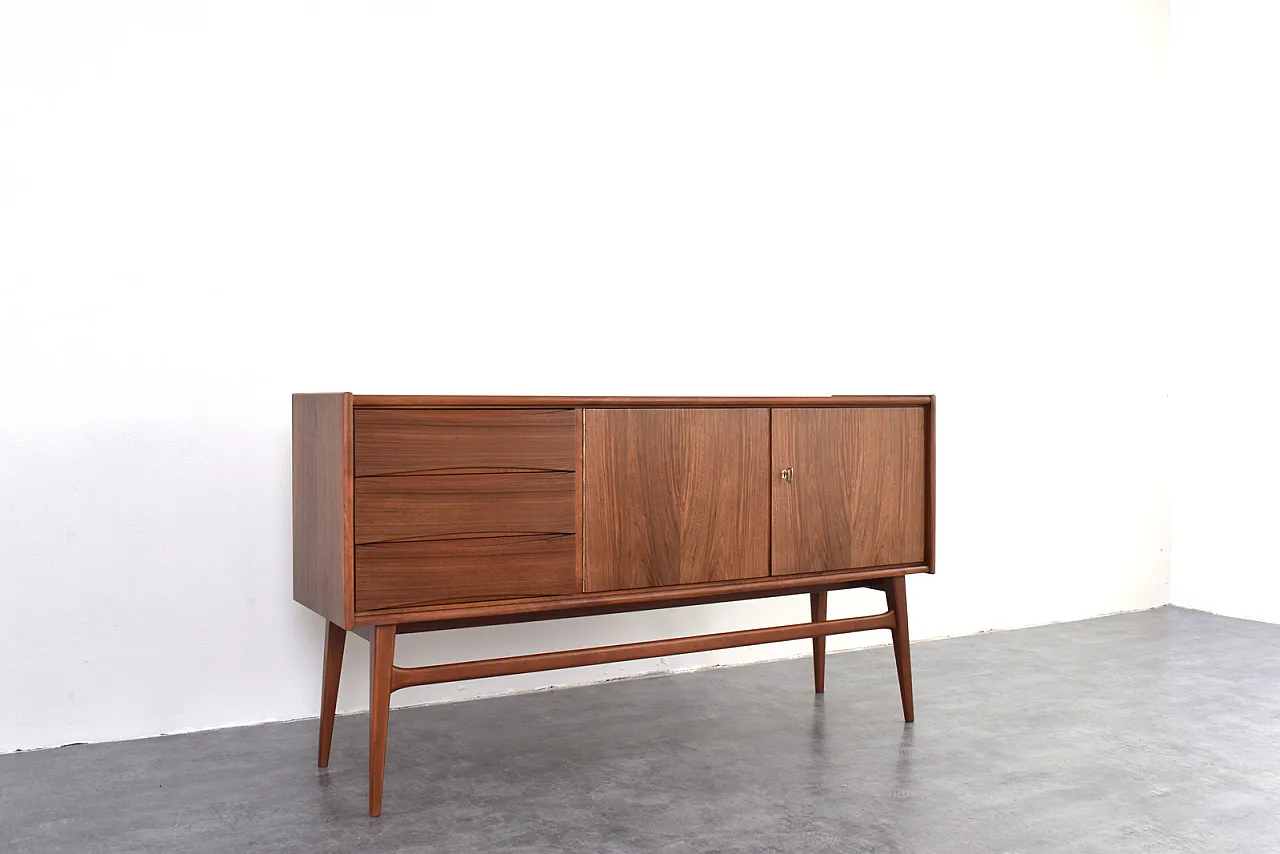 Sideboard in noce polacca, anni '60 8