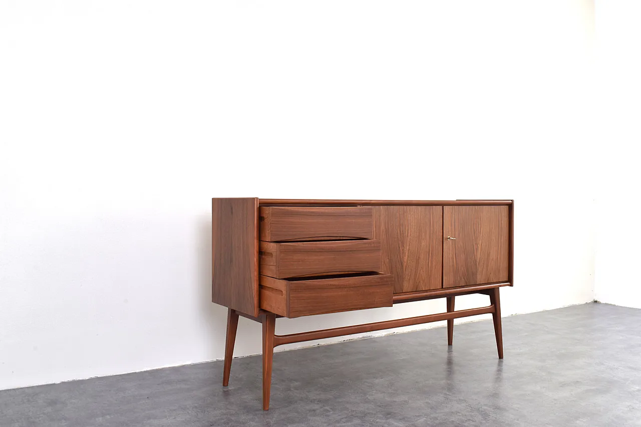 Sideboard in noce polacca, anni '60 10