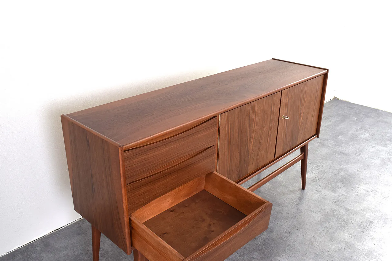 Sideboard in noce polacca, anni '60 19