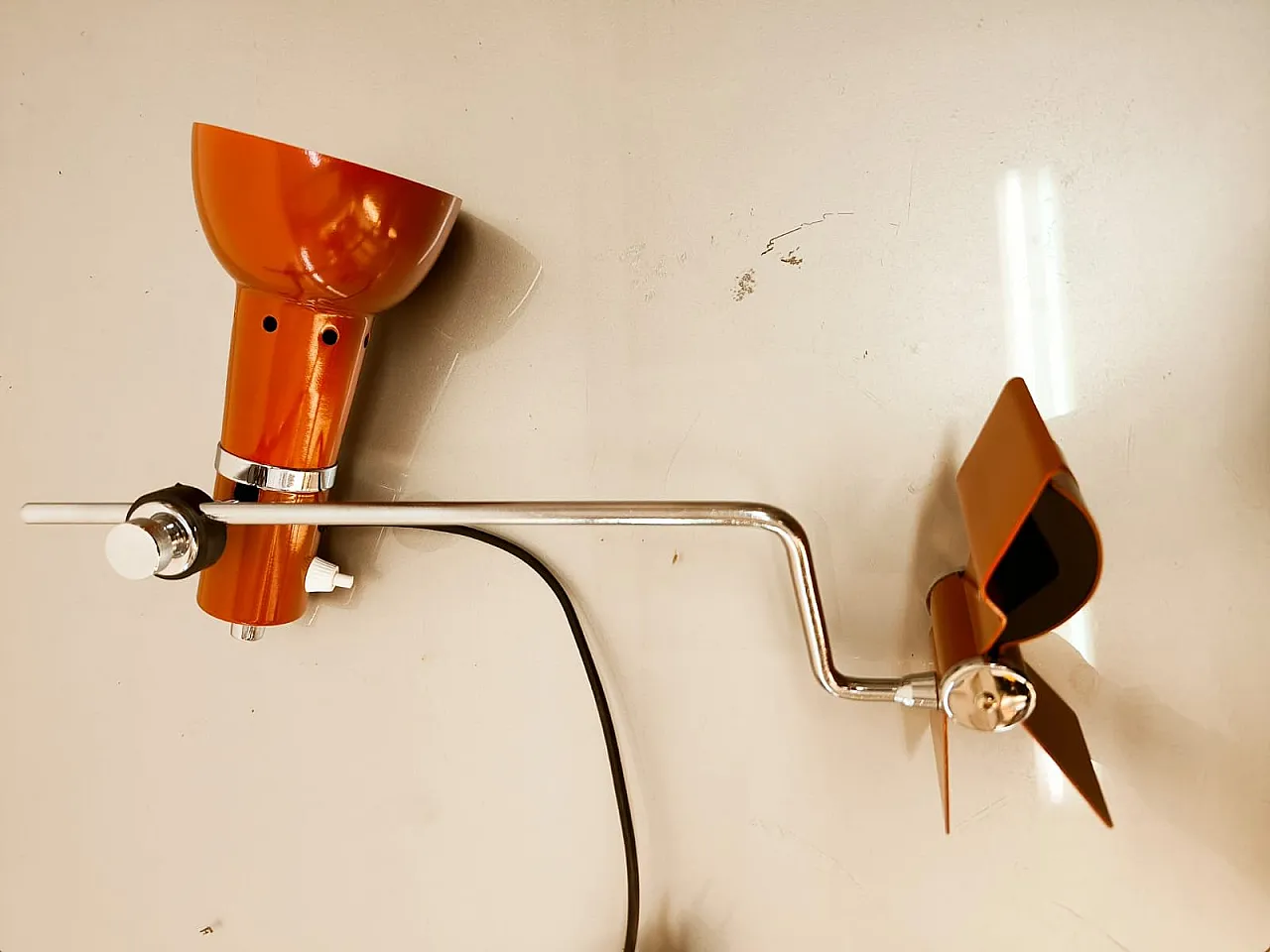 Red metal clamp lamp, 1960s 4