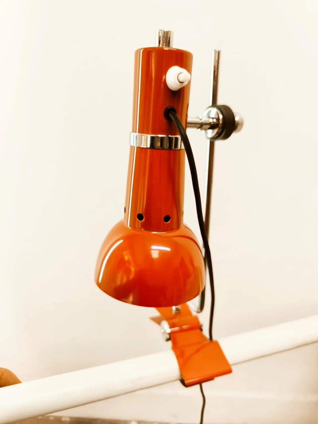 Red metal clamp lamp, 1960s 9