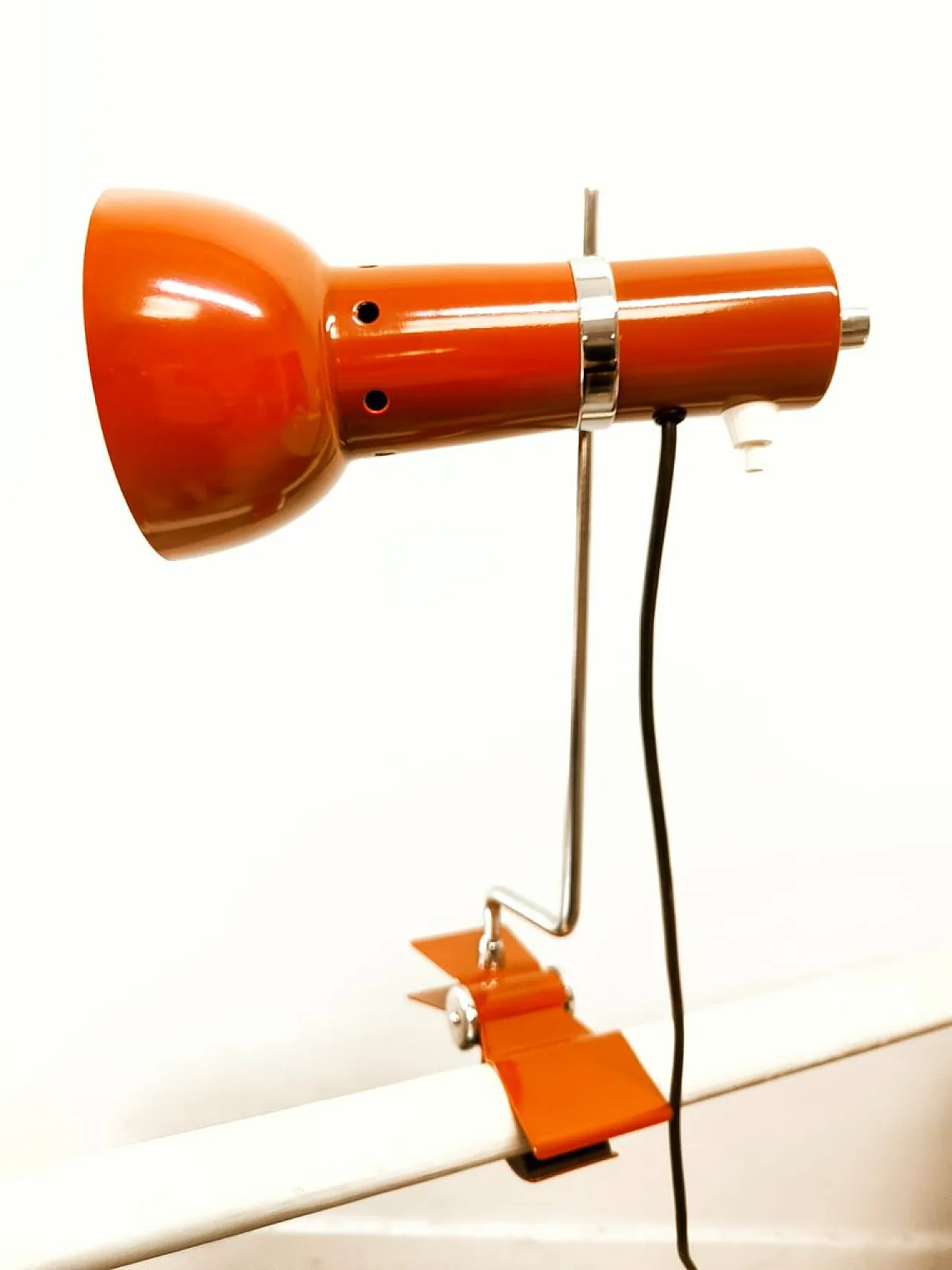 Red metal clamp lamp, 1960s 10