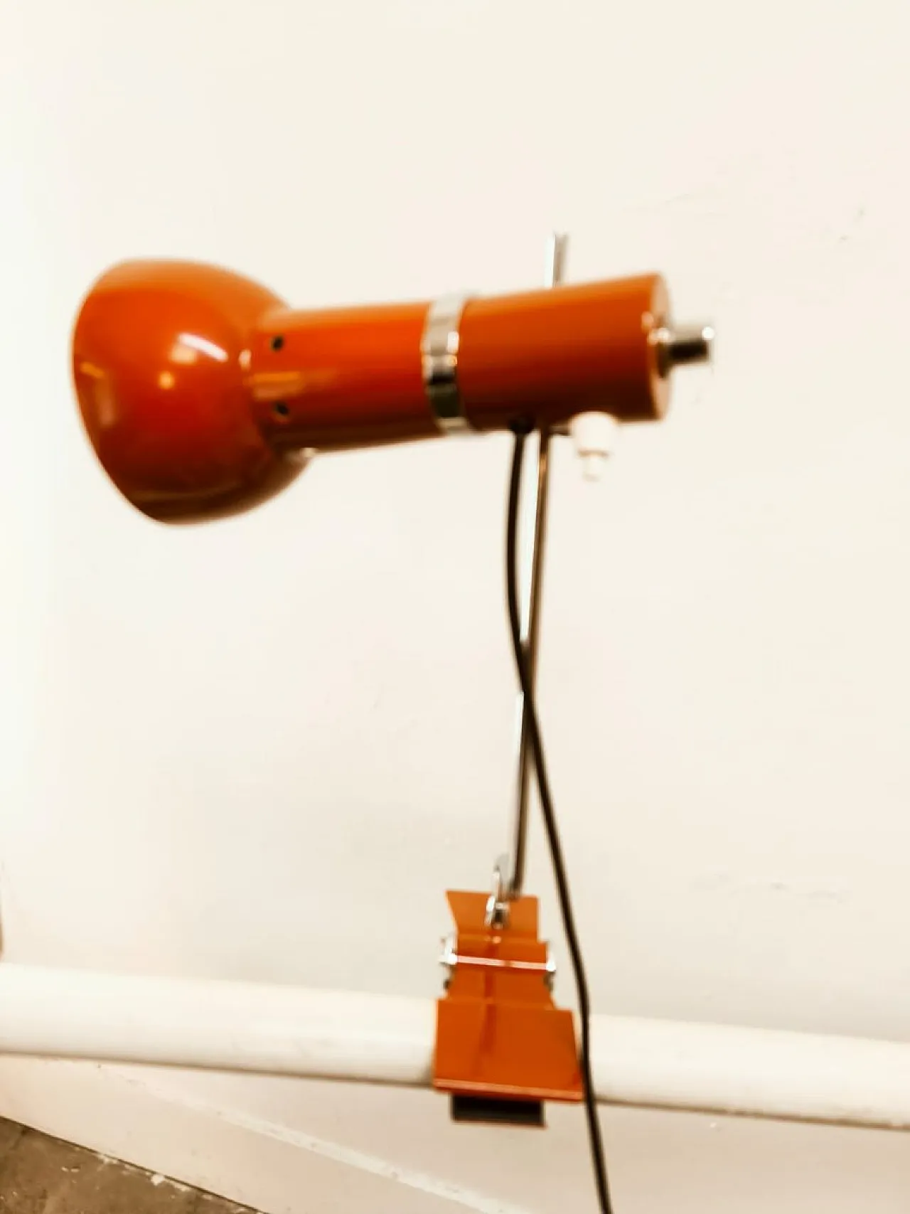 Red metal clamp lamp, 1960s 11