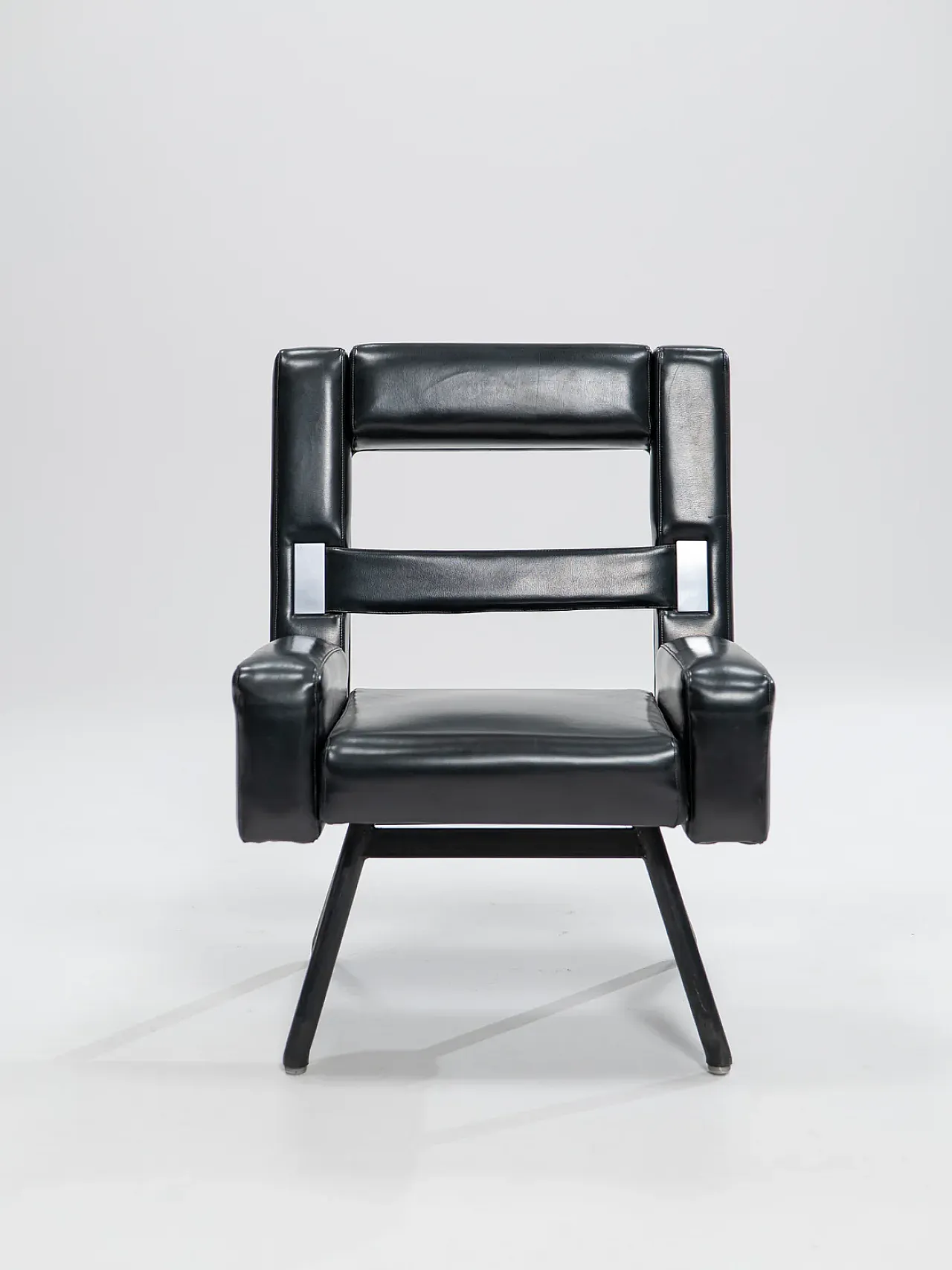 Leatherette armchair, 1980s 2