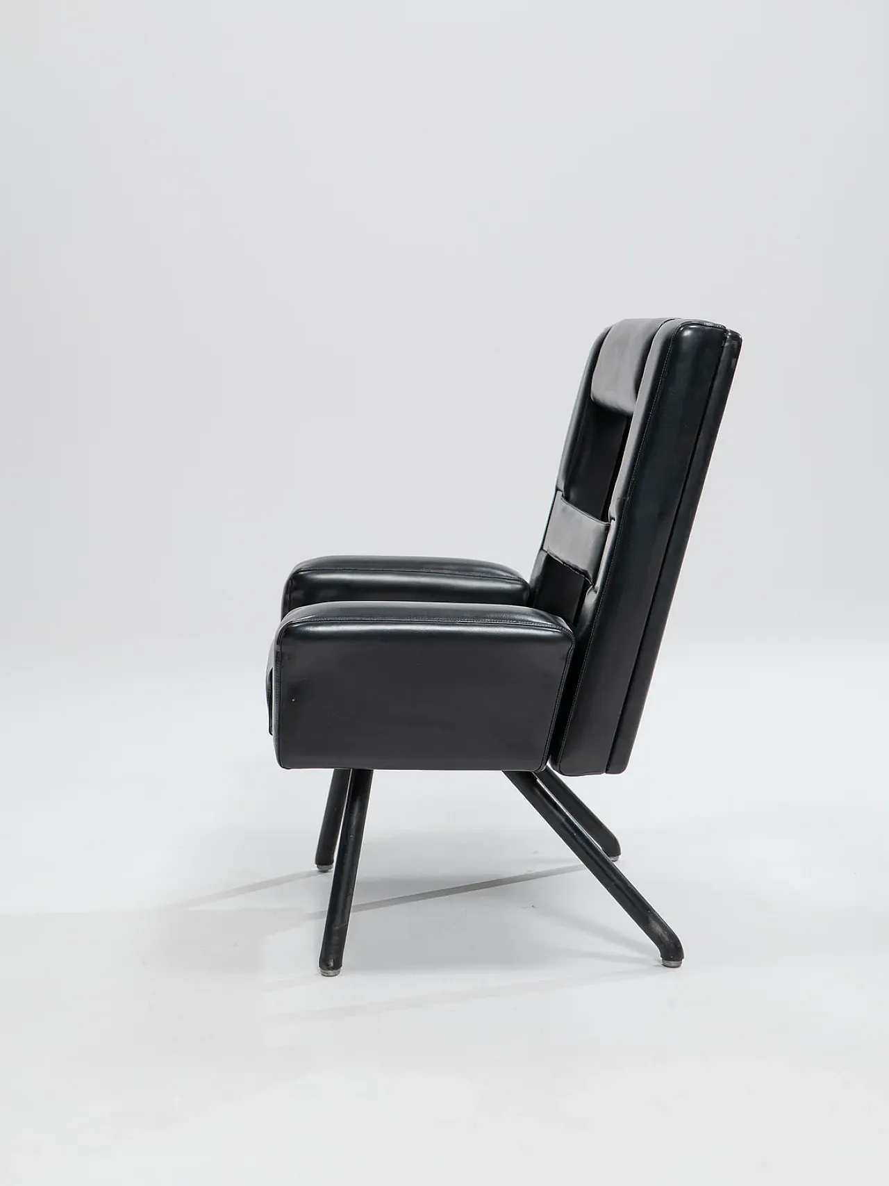 Leatherette armchair, 1980s 3