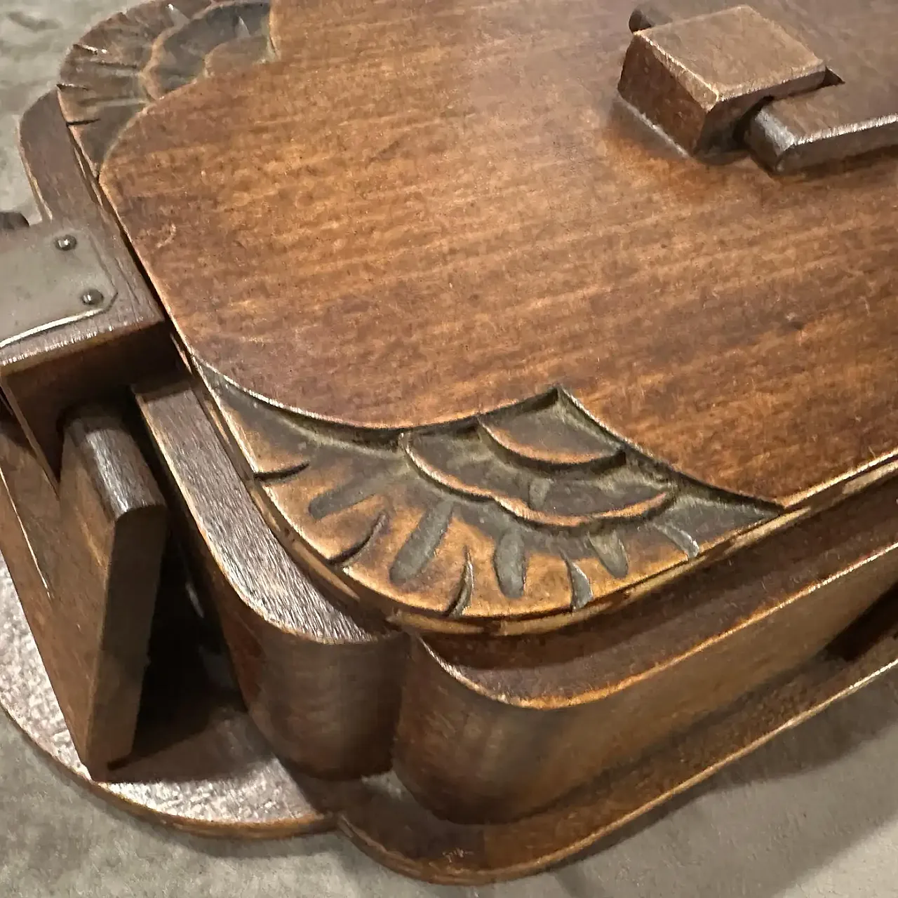 Oak box, hand-carved, 1930s 7