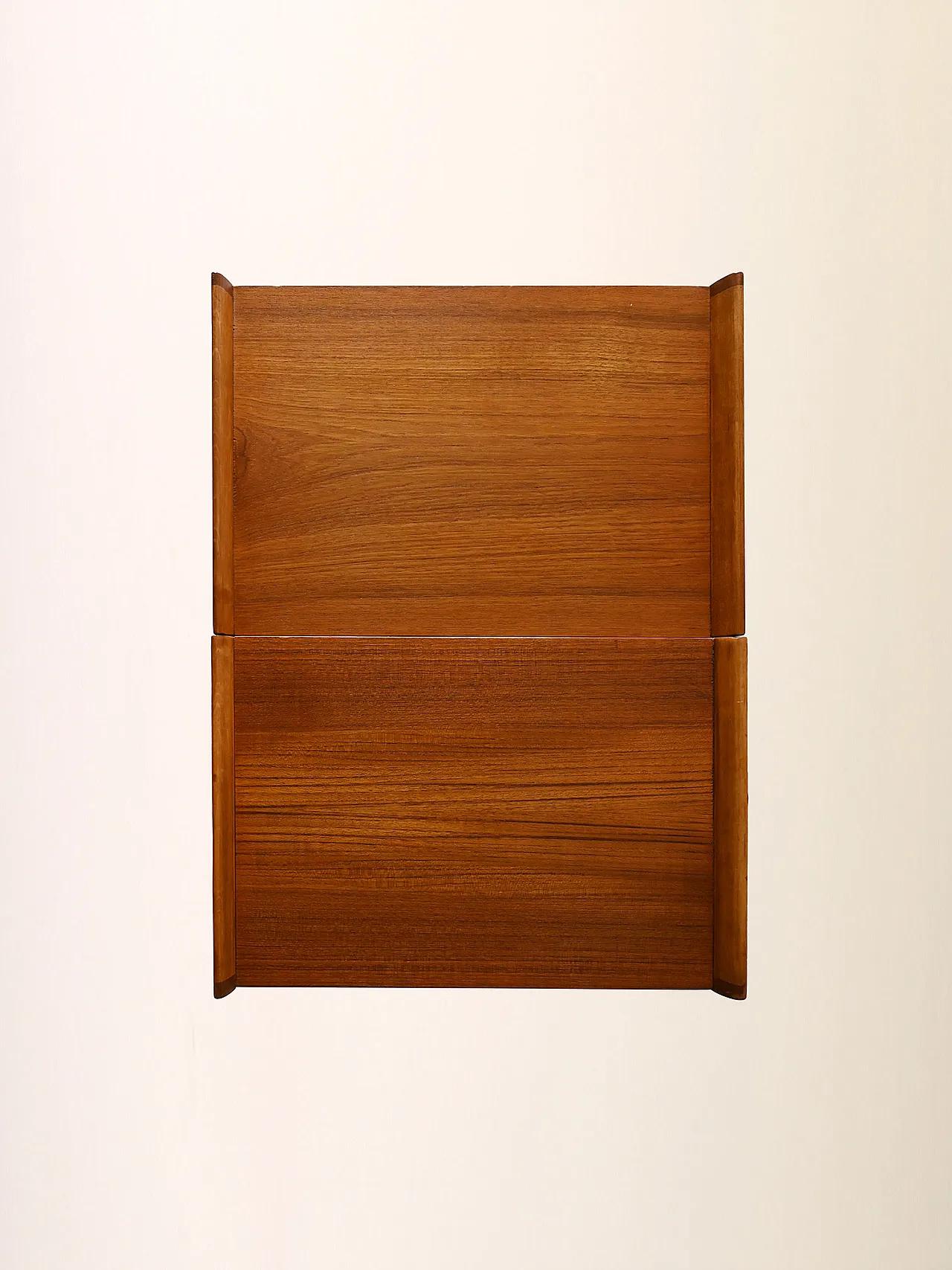 Couple Scandinavian bedside tables in 1950s 9