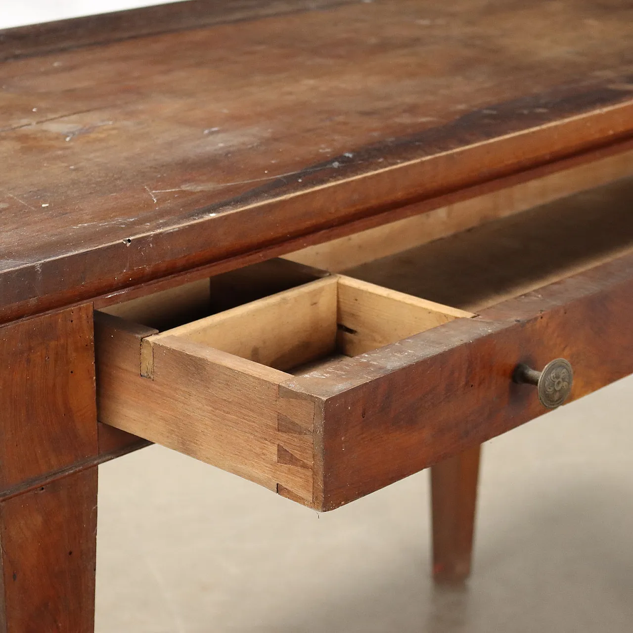 Scrittoio Direttorio in noce con cassetti, '700 3