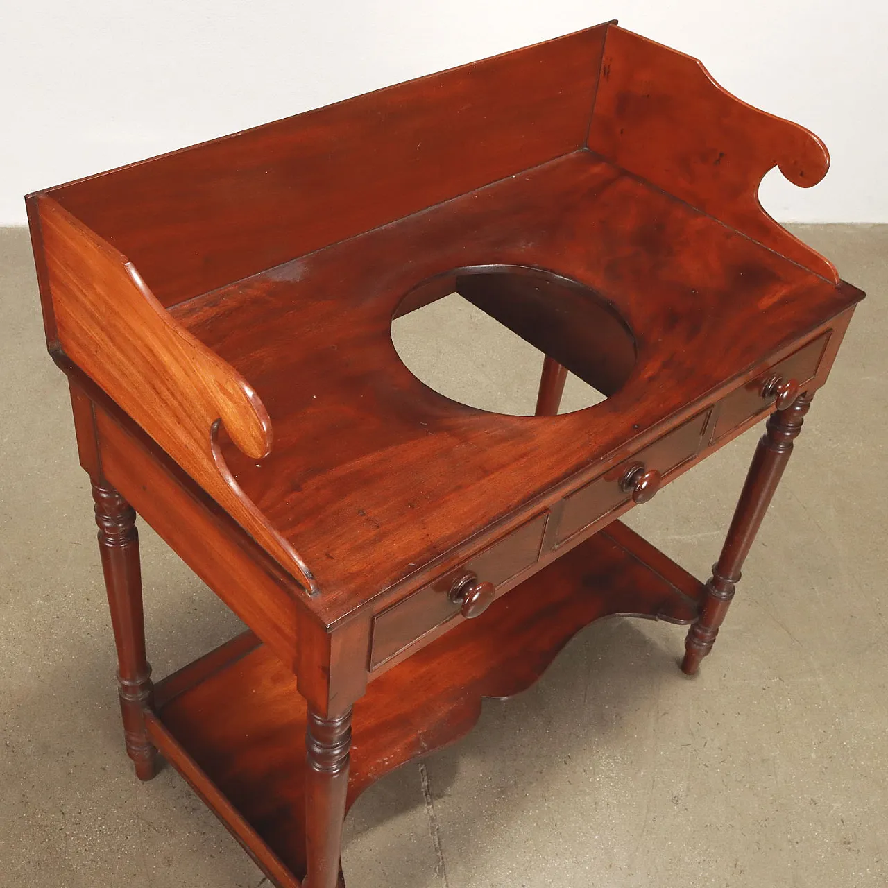 English mahogany toilet with ceramic bowl, mid-19th century 3