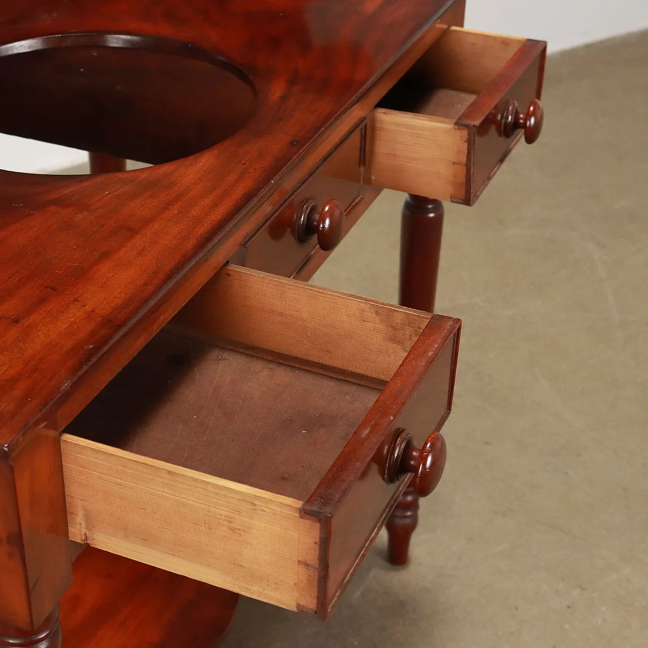 English mahogany toilet with ceramic bowl, mid-19th century 7