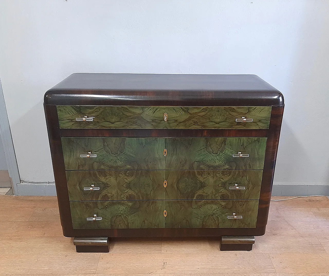 Dresser art dec in walnut and red color green to the aniline,40s | intOndo
