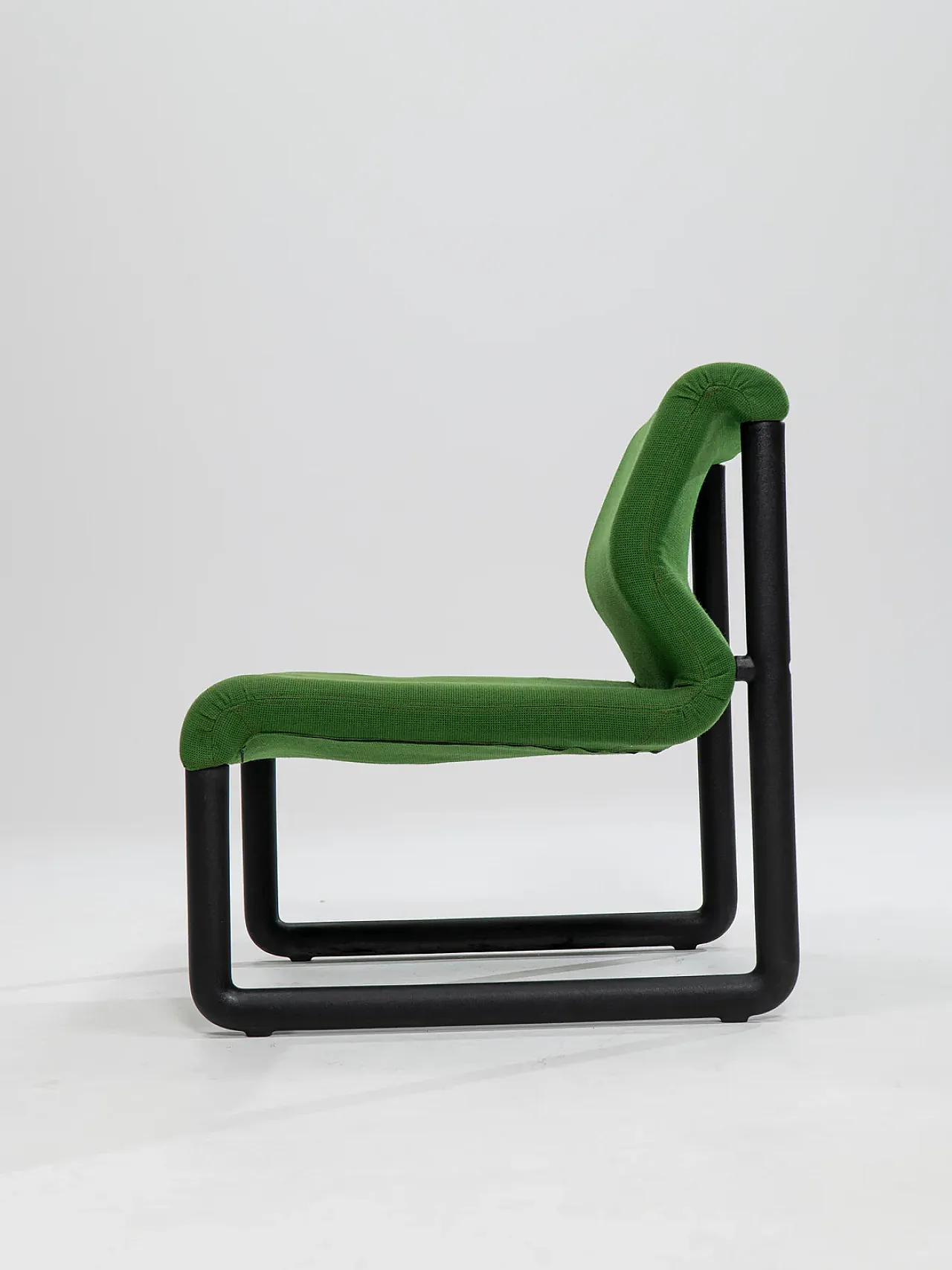 3 Lounge chairs by Tecno, 1980s 3