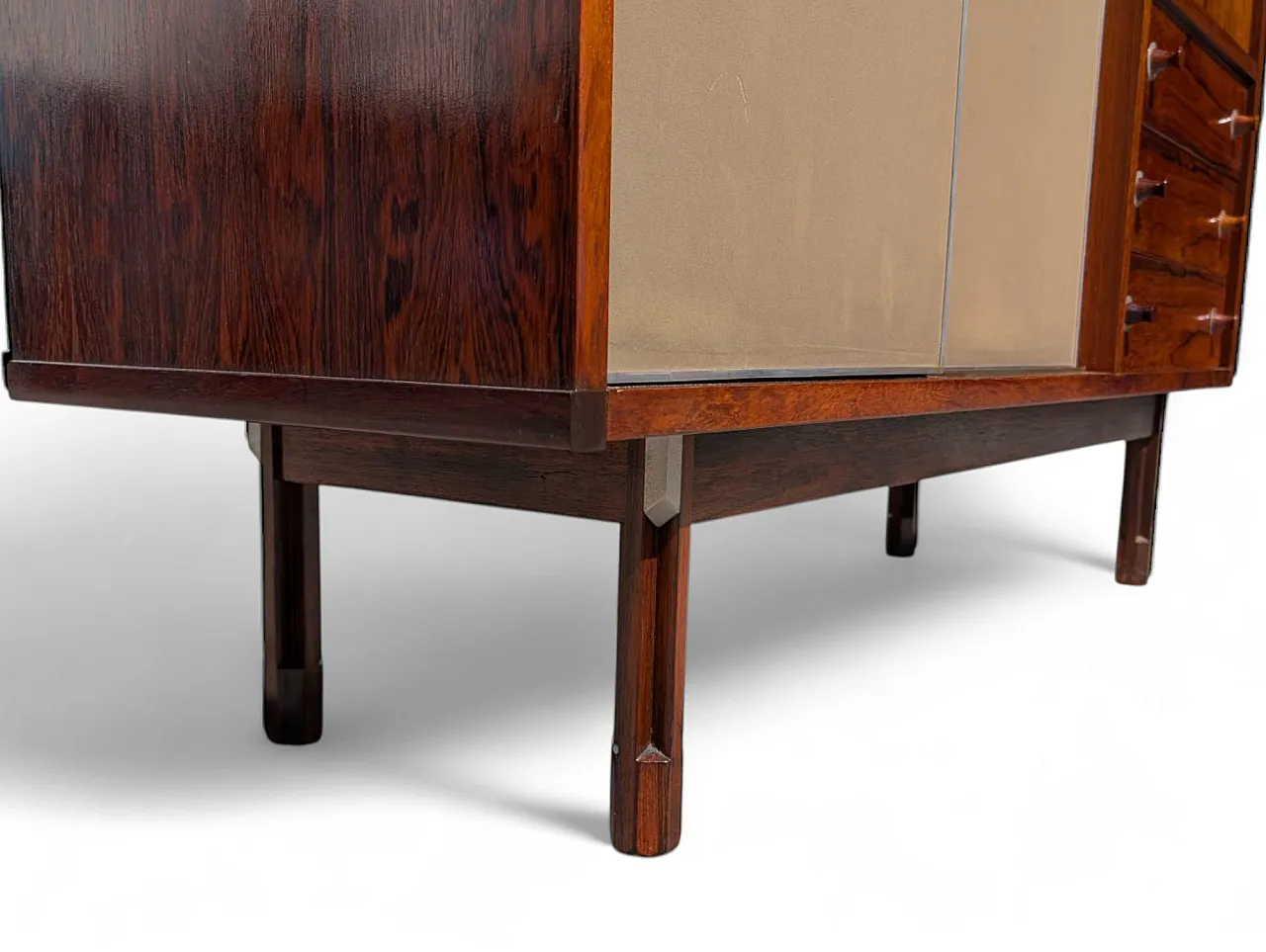 Mobile bar creato da G. Coslin per 3V Arredamenti, Italia anni 60 7