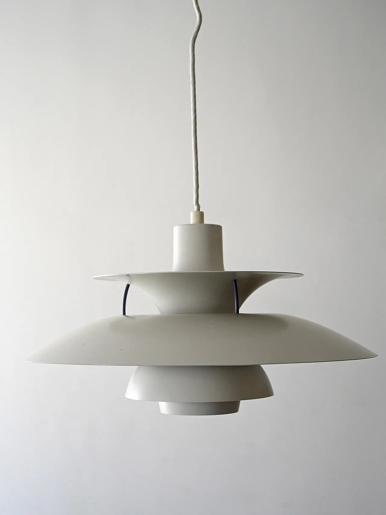Lampadario PH 5 bianco di Poul Henningsen 2