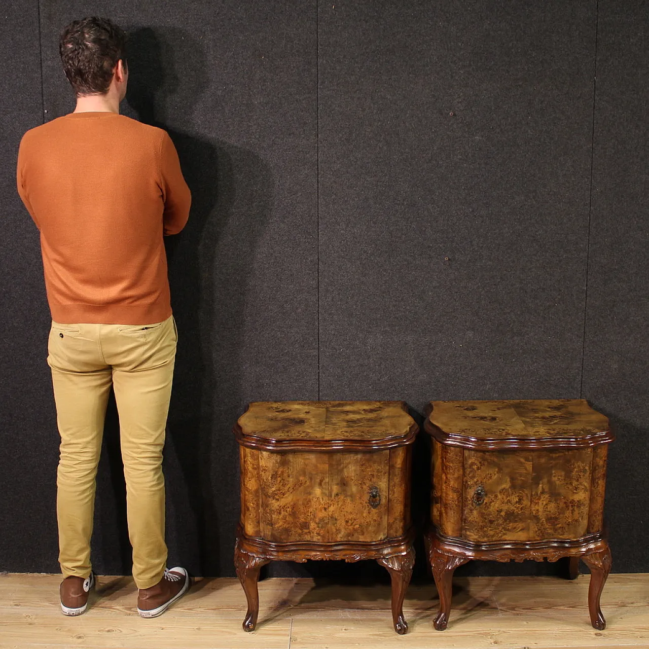 Pair of bedside tables in antique style, 20th century 2