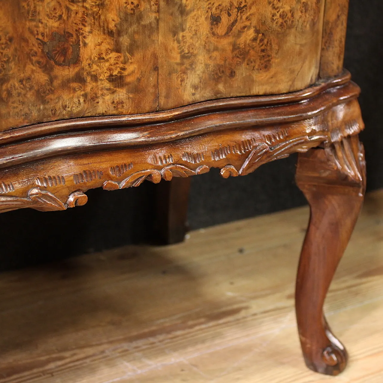 Pair of bedside tables in antique style, 20th century 4
