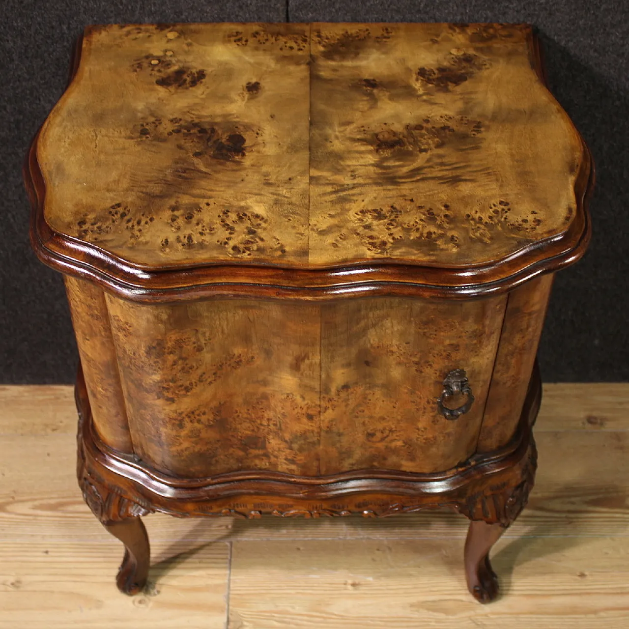 Pair of bedside tables in antique style, 20th century 10