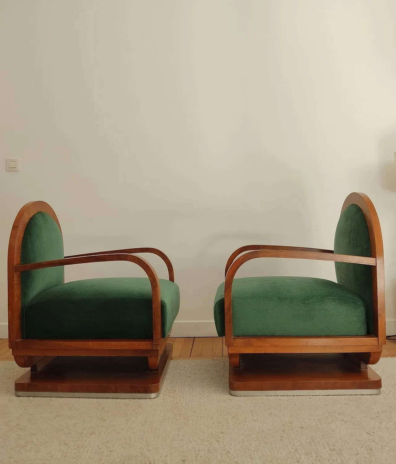 Pair of Art Deco armchairs in wood and mohair velvet, 1940s 3