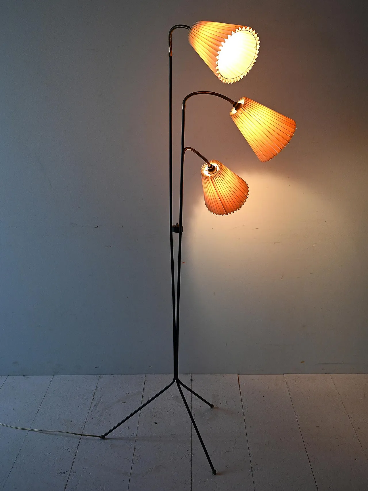 Scandinavian land lamp from the 1950s to three arms 1