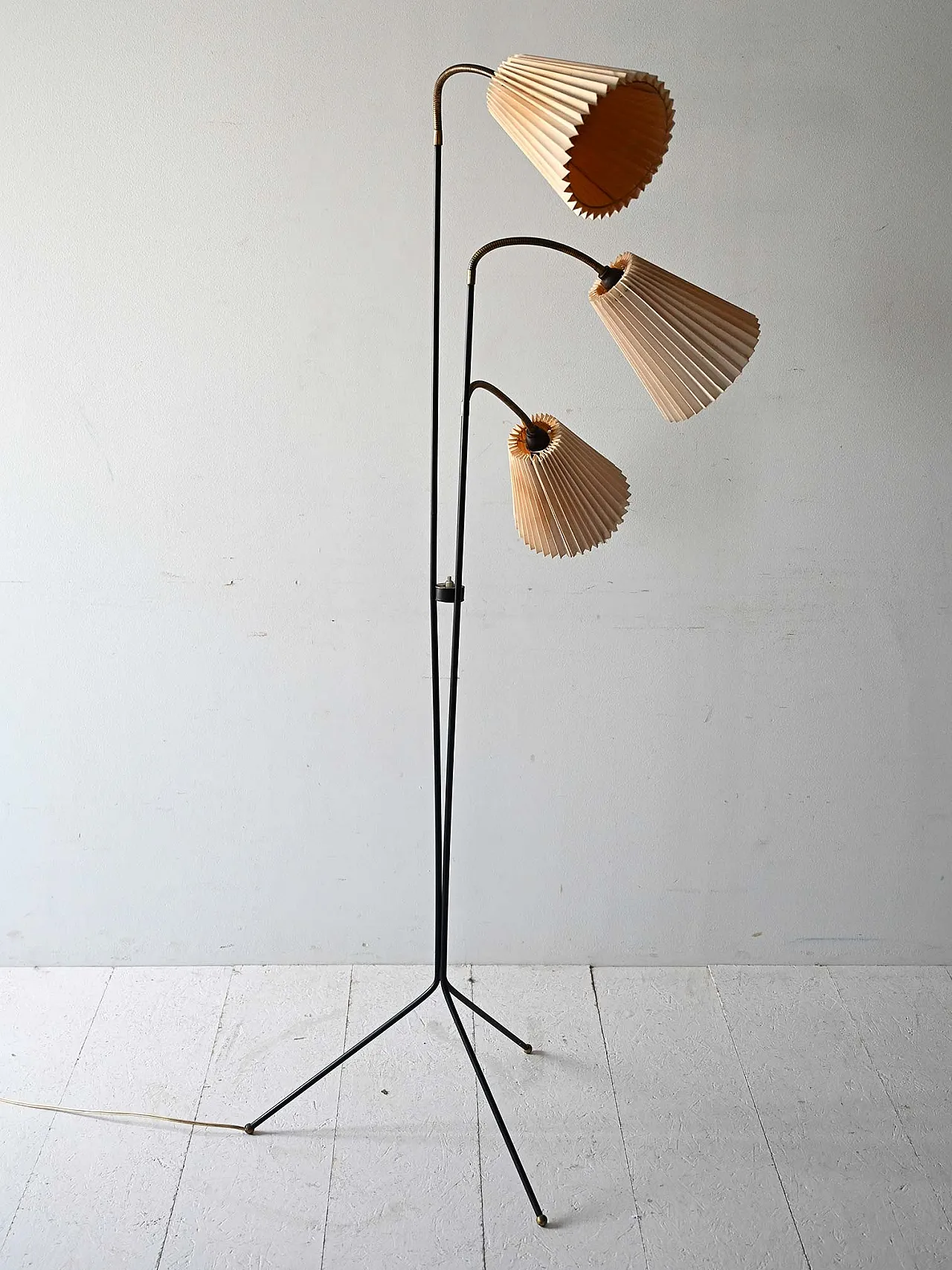 Scandinavian land lamp from the 1950s to three arms 2