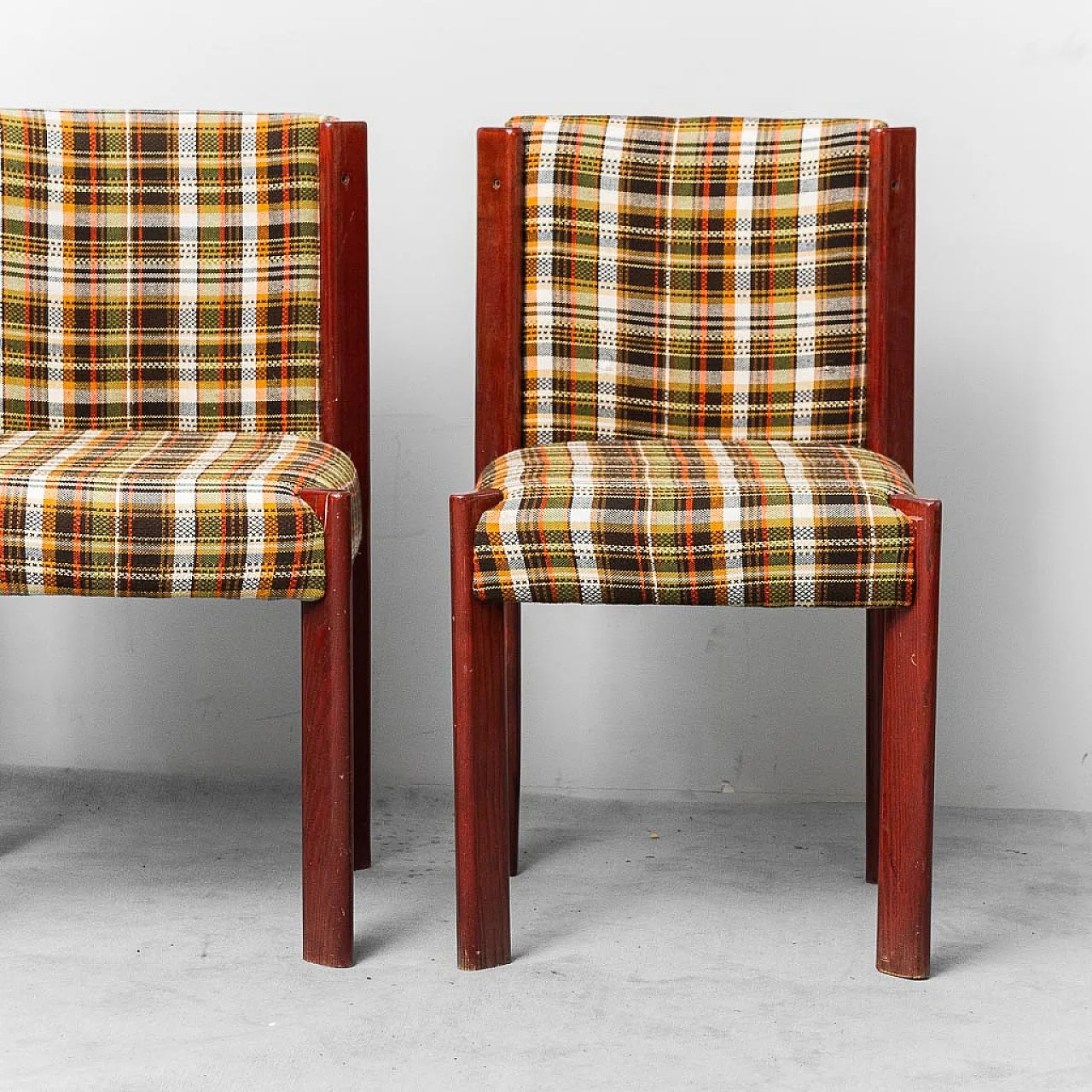 Set 4 wooden and fabric chairs, 70s 4