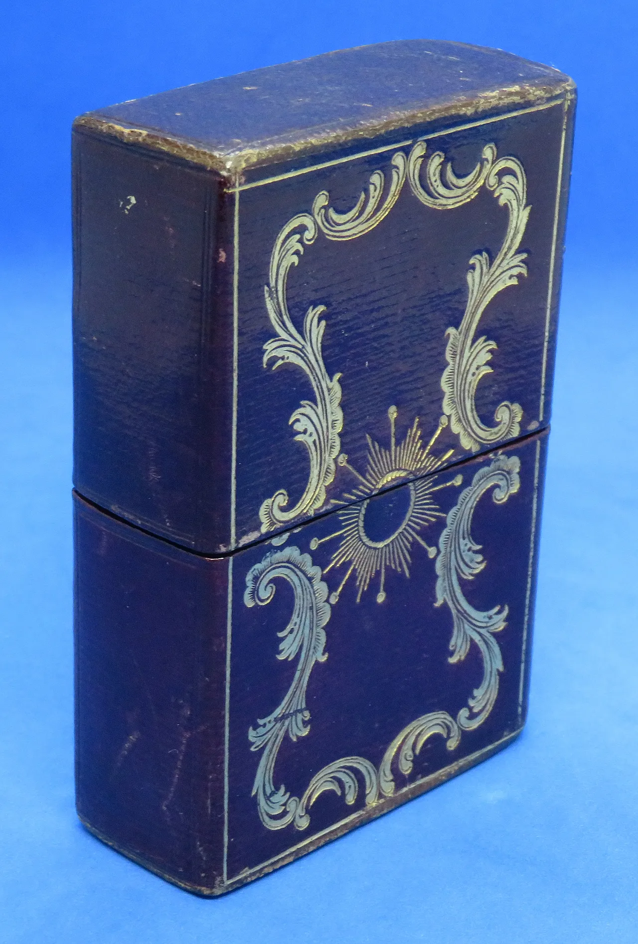 Tooled maroon leather sewing set, 19th century 3