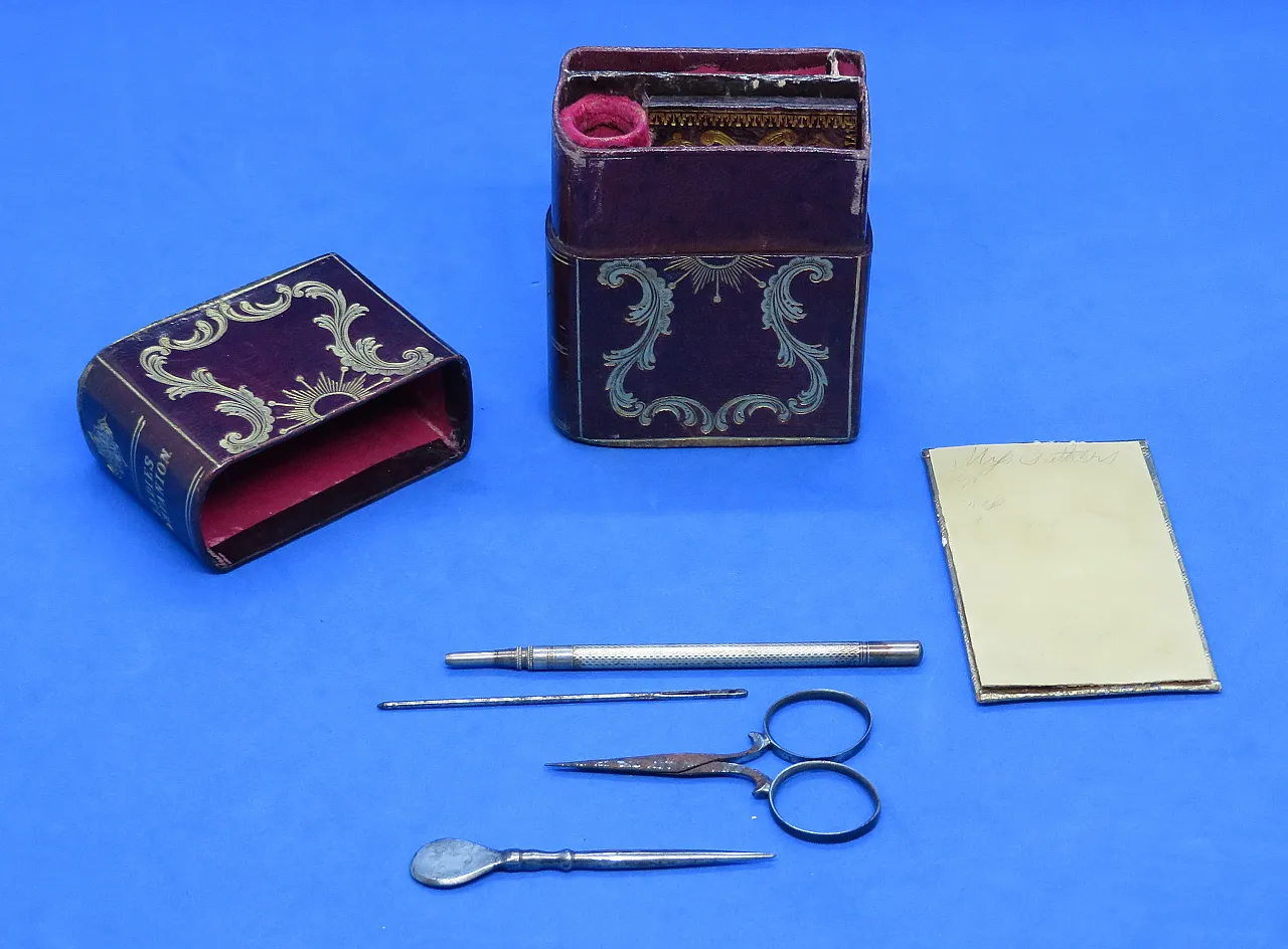 Tooled maroon leather sewing set, 19th century 6