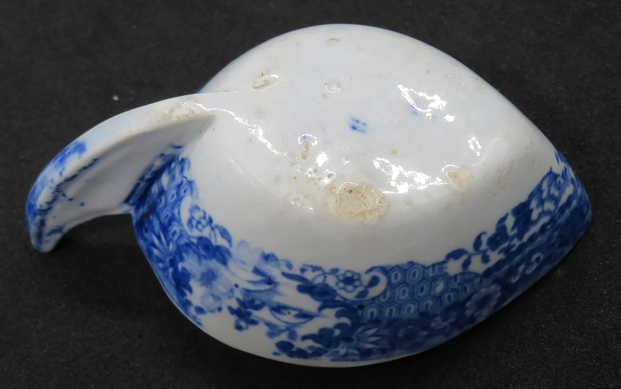 Imbarcazione inglese in perle blu e bianche con stampa, '800 8