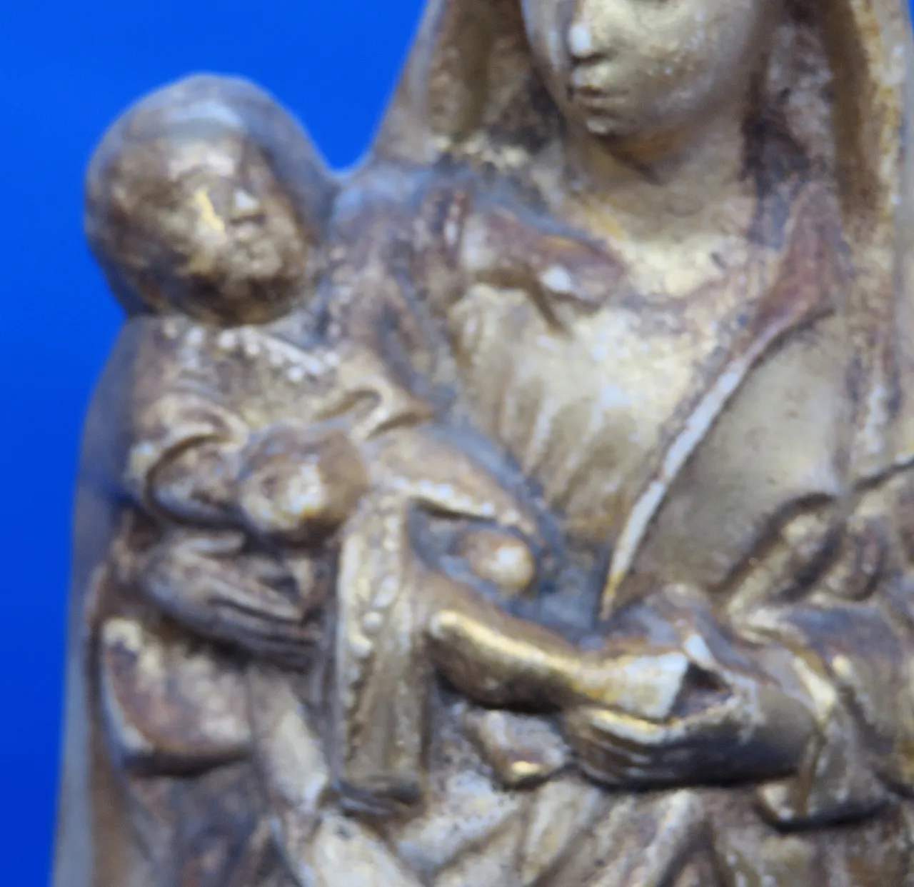 Madonna and Child, gilded ceramic statuette, 19th century 8