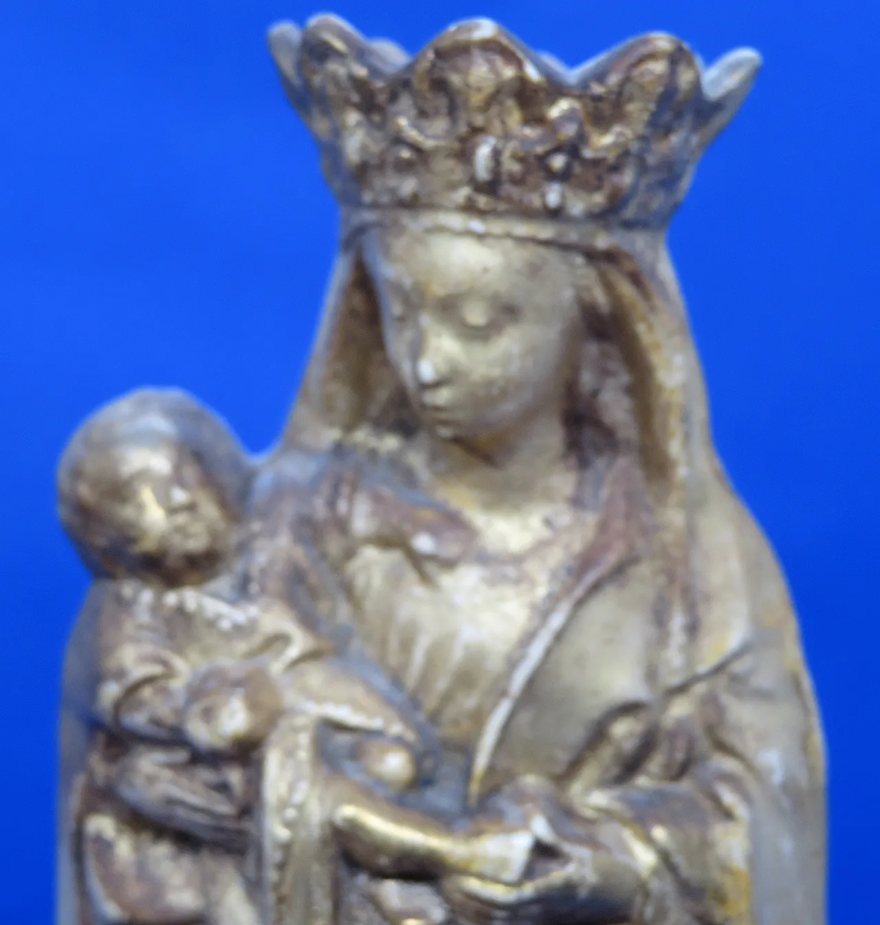Madonna and Child, gilded ceramic statuette, 19th century 9