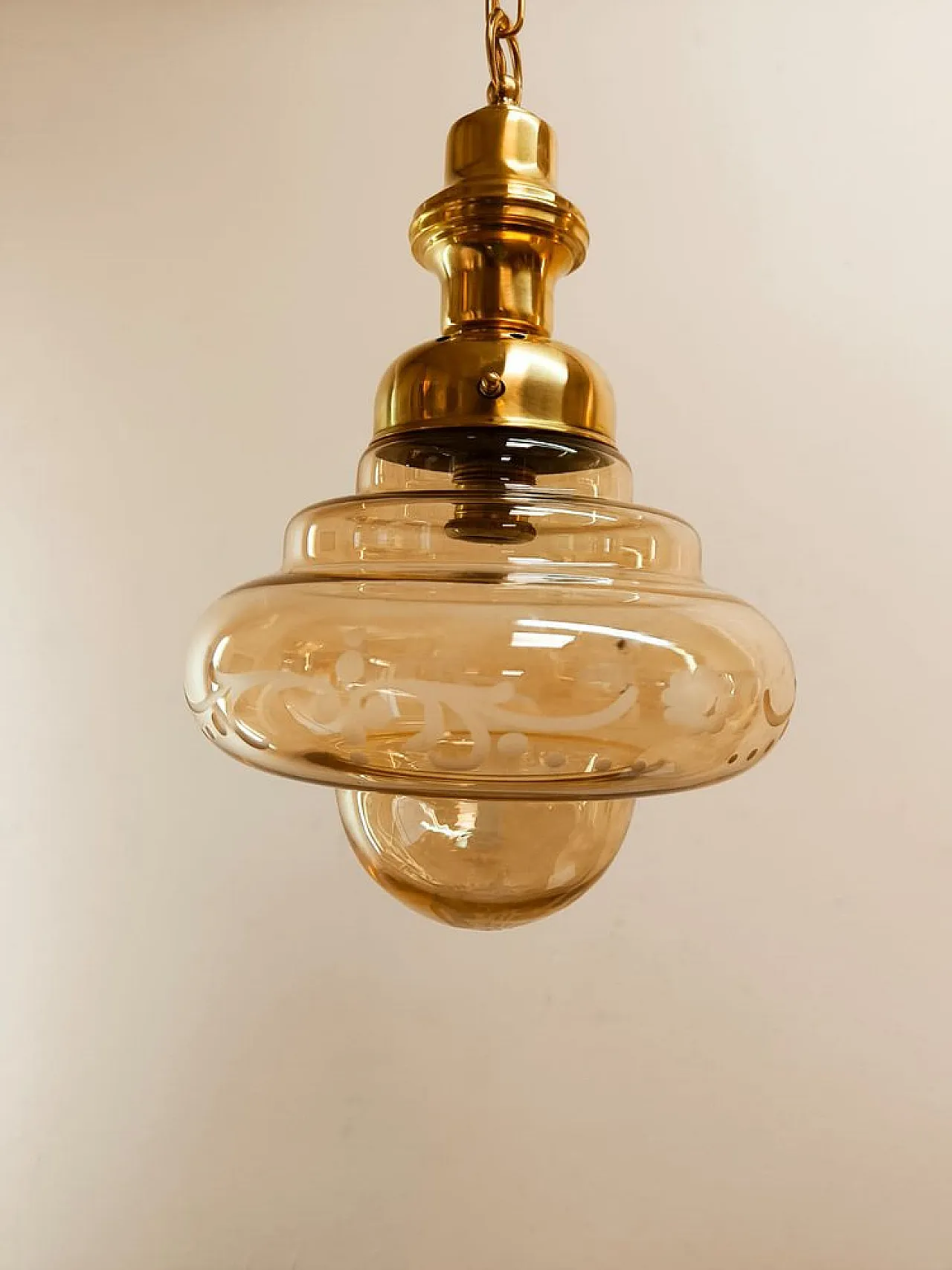 Lanterna in ottone e vetro ambrato, anni '50 5