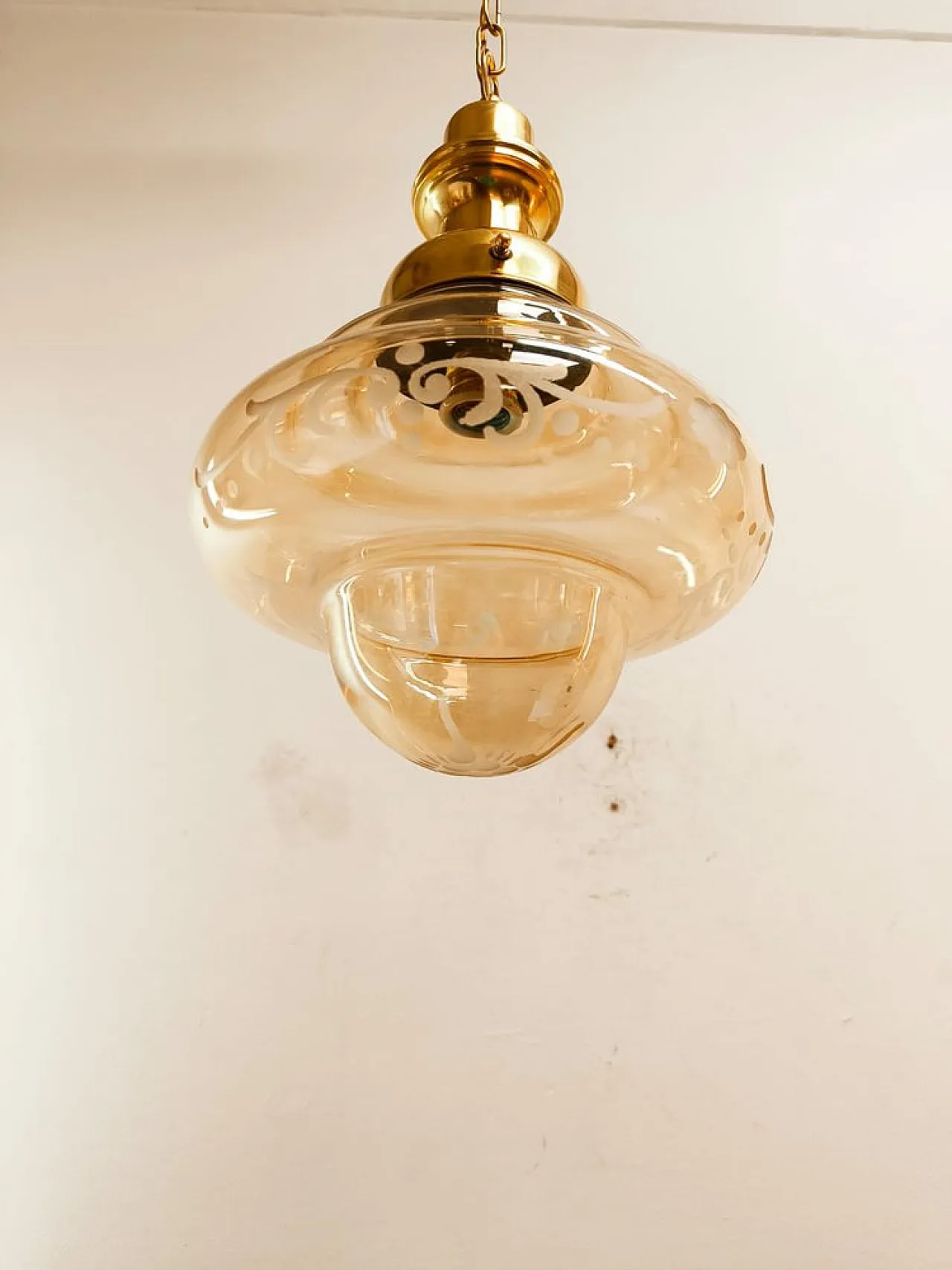 Lanterna in ottone e vetro ambrato, anni '50 6