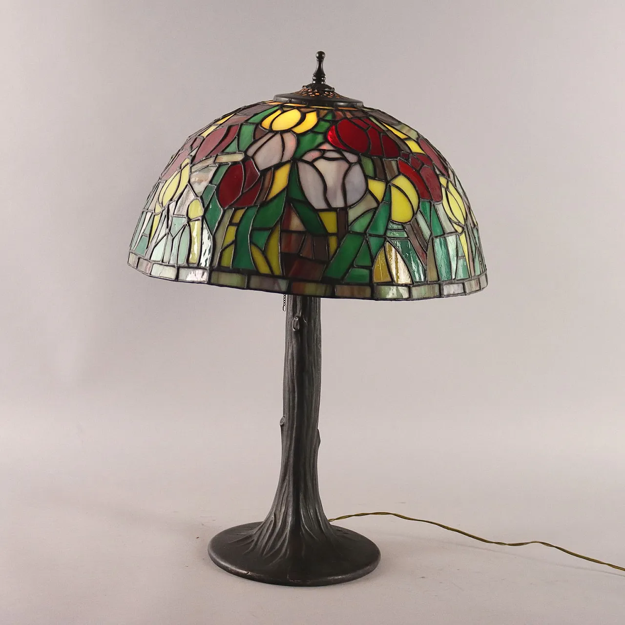 Tiffany style table lamp bronze and glass, 20th century 1