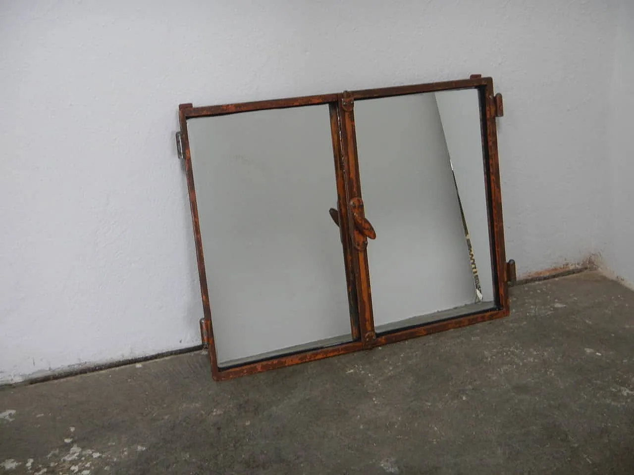 Specchio su finestra  1950 2