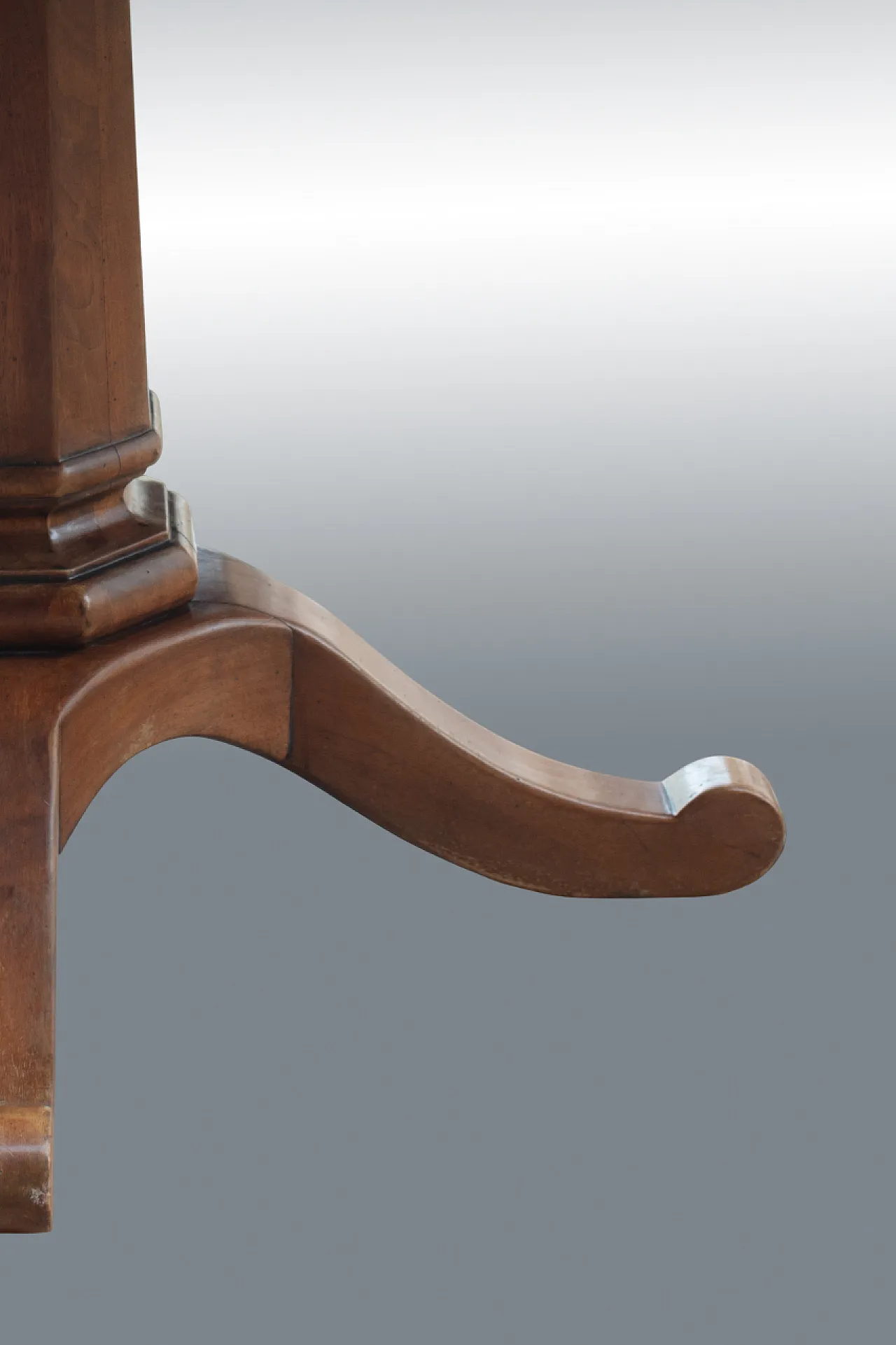 Tavolo rotondo Carlo X in mogano, '900 2