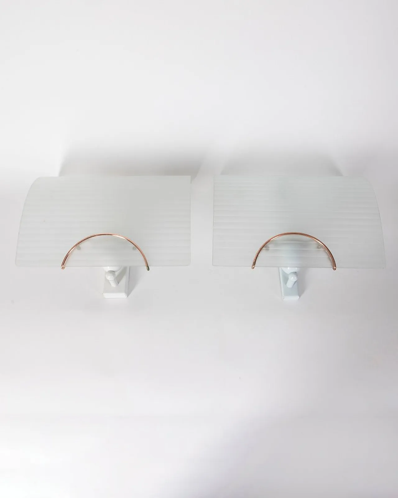 Coppia di lampade da parete in vetro decorato, anni '80 1