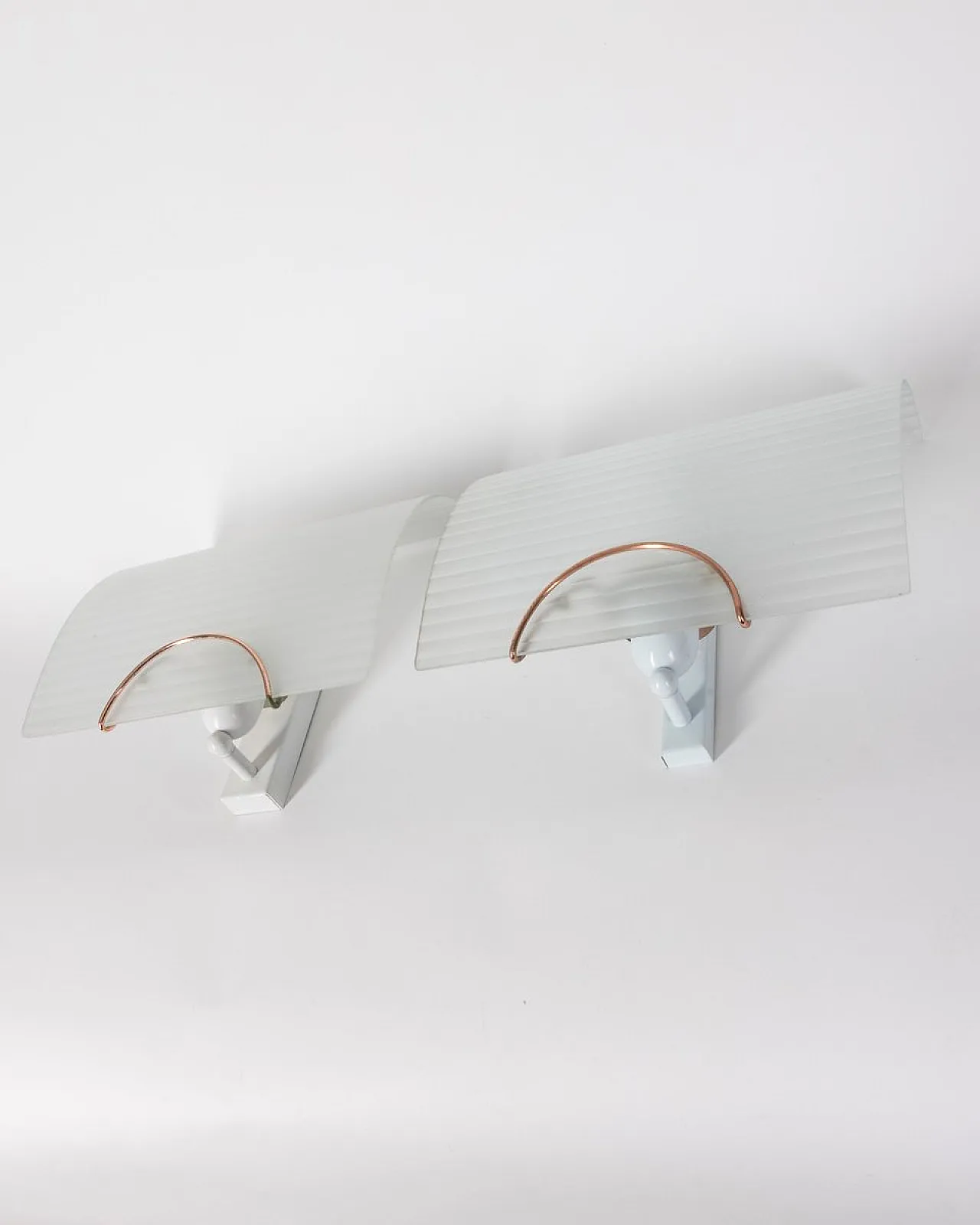 Coppia di lampade da parete in vetro decorato, anni '80 2