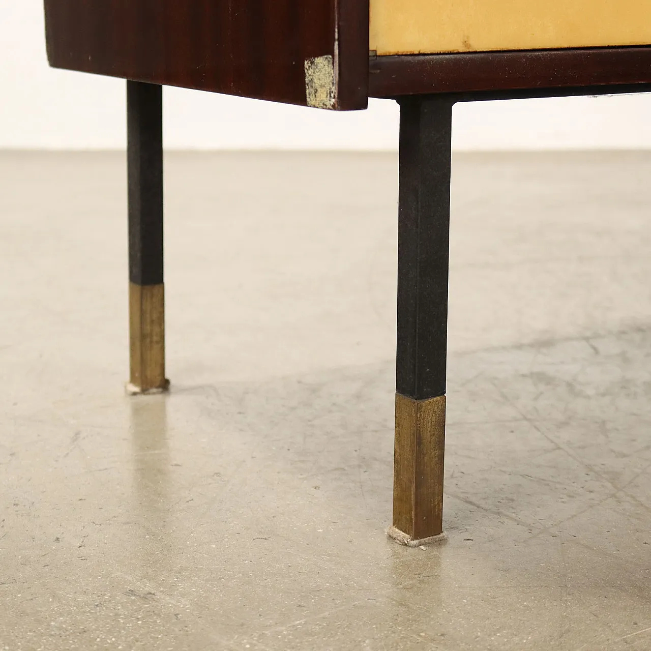 Piccolo mobile bar in mogano impiallacciato, anni '60 6