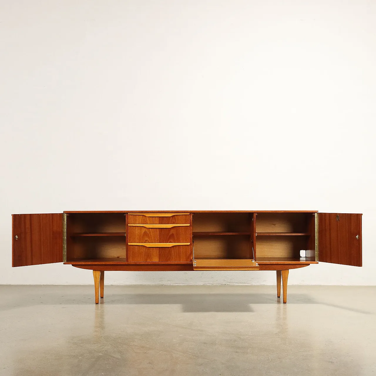 Credenza impiallacciata in teak, anni '60 3