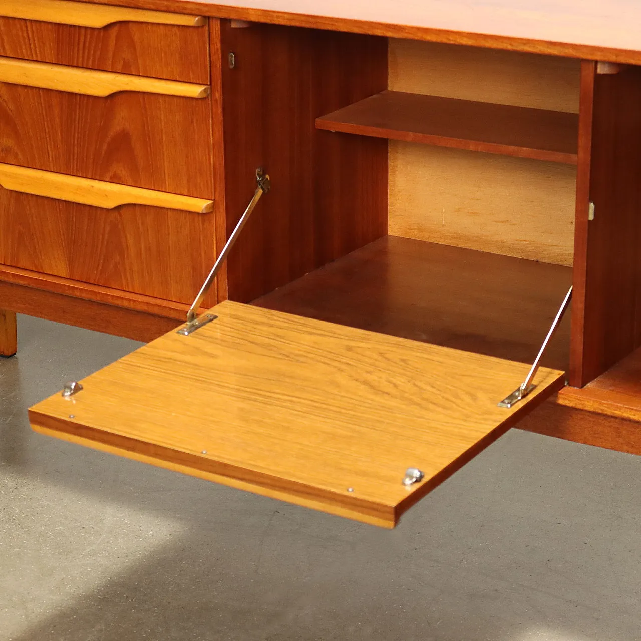 Credenza impiallacciata in teak, anni '60 5
