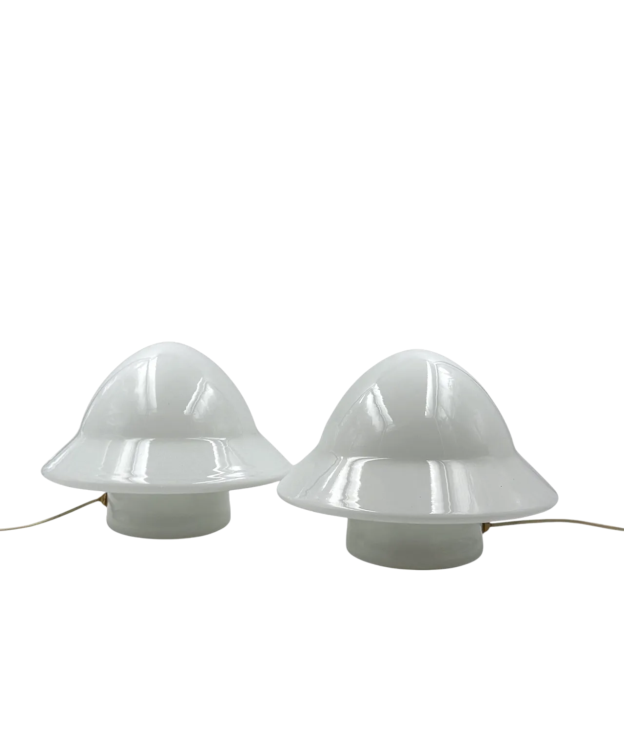 Coppia di lampade da tavolo in vetro opalino, anni '70 14