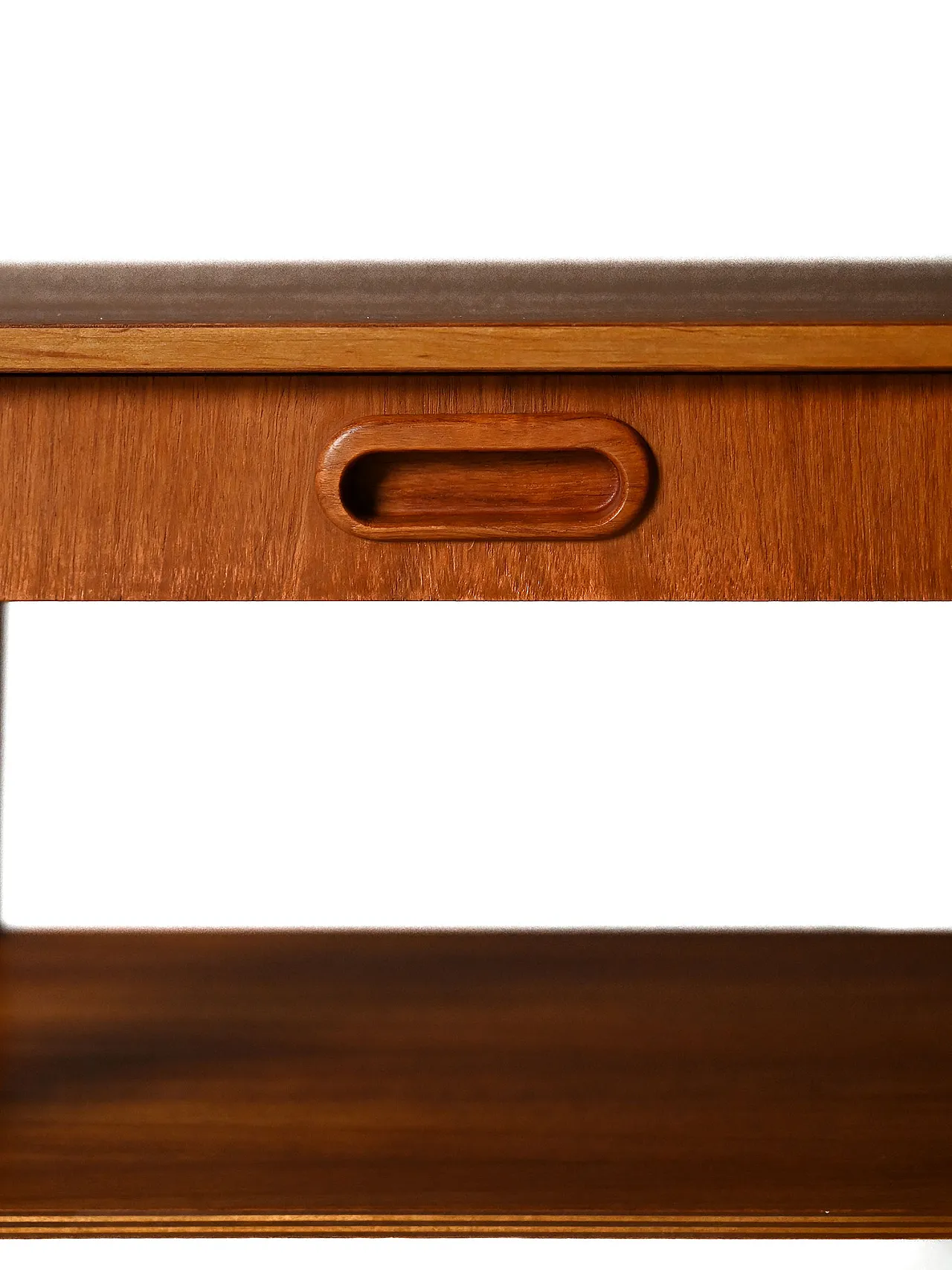 Comodino scandinavo in teak con mensola, anni '60 7