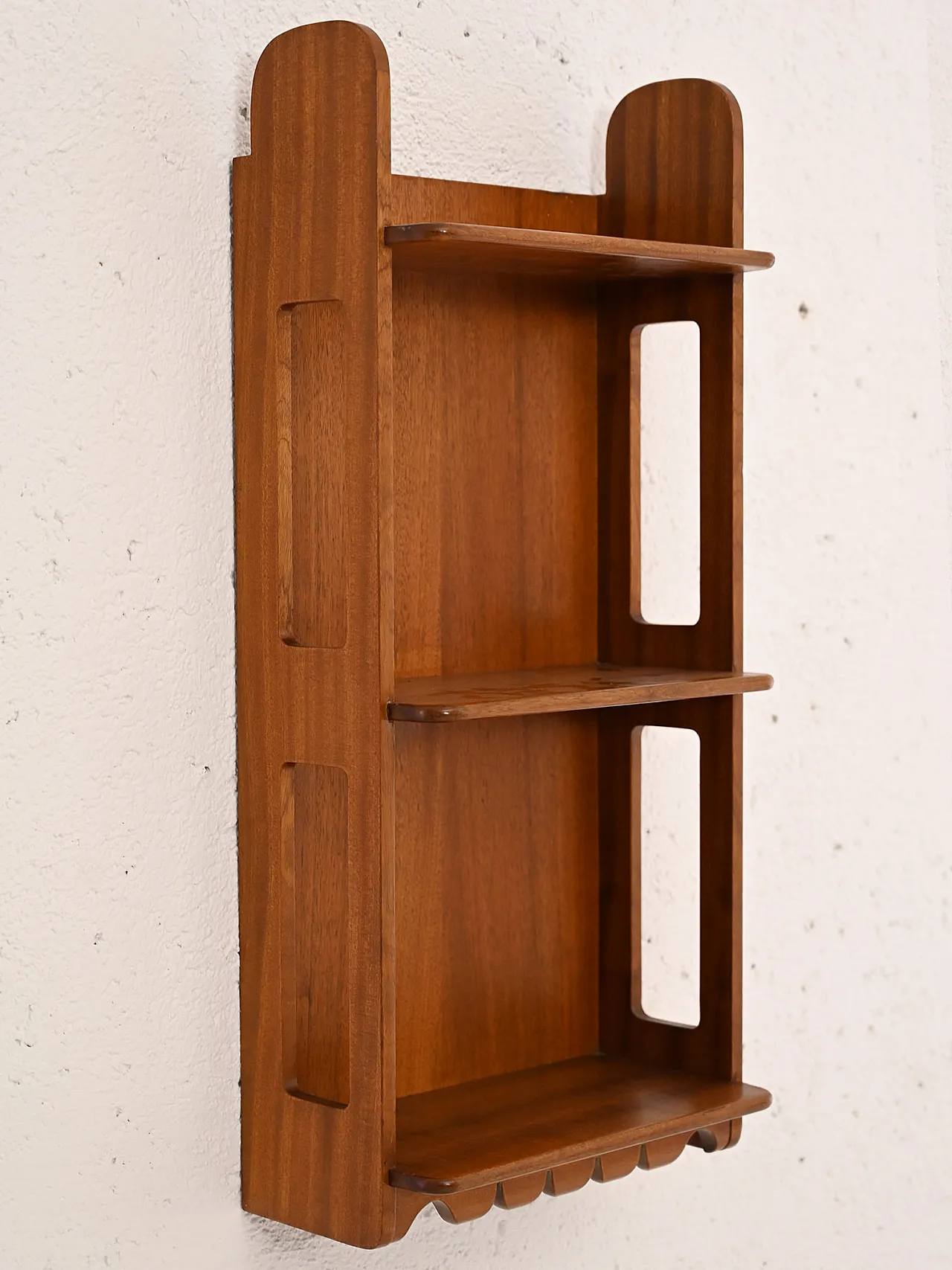 Josef Frank's wall bookcase 4